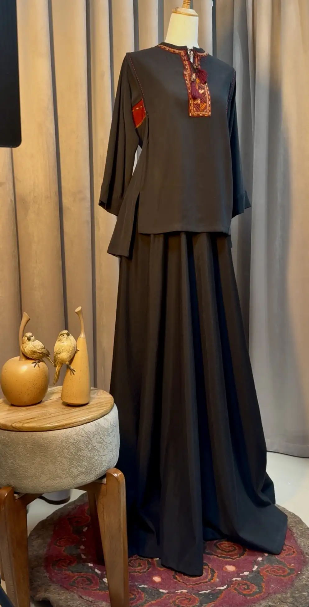 Türkmen fasonlar pombarh fasonlar Fasonlar 2025 fasonlar fason moda modalar Bezen bezen Türkmen fasonlar 2026 Türkmen fasonlar 2025 Türkmen fasonlar 2024 Türkmen fasonlar 2023 turkmenistan türkmenistan turkmen türkmen ashgabat  asgabat aşgabat balkan mary lebap dashoguz dasoguz daşoguz pombarh ponbarhat gulyupek gülýüpek stapel ştapel Gralan Çüýdeşen Abaýa Gadymy Krep Gurultaý 	Keteni Ýüpek Şifon Gipýur Lyon Welwet Atlas Kaşemir Streýç Suzana Ştapel Gülýüpek Pombarh Ýupka Gursakça Aksesuarlar Palto Penjek Okuw eşik Fata Sport eşik Uniforma Nakidka Öýme Şarf kompýuter ýaka ýaglyk Arenda köýnek 2nji el köýnek Taýyn köýnek Matalar Milli lybas milli lybaslar Toý köýnek Toý köýnekler toy koynek toy koynekler gundelik koynekler Gündelik	 
 köýnekler fata koynek Modern taze fason Eskiz koynektm turkmenkoynek türkmenkoynek fason moda moda fasonlar Iş eşik el iş	sada	ýakaly ýakasyz	keşdeli biserli	ýeňli giň nagyşly ýüregi açyk stoýka ýaka ýanly kombinasiýa 	zerli üsti aşak guşakly seçekli gysga ýeňli Gündelik, Modern, Milli lybas keşdeli 17-25, 26-35, 35+ Gara, Çal, Goýy-çal yaz, tomus Taýyn köýnek, Ýupka