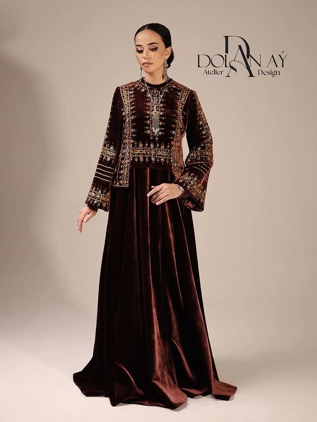 Türkmen fasonlar pombarh fasonlar Fasonlar 2025 fasonlar fason moda modalar Bezen bezen Türkmen fasonlar 2026 Türkmen fasonlar 2025 Türkmen fasonlar 2024 Türkmen fasonlar 2023 turkmenistan türkmenistan turkmen türkmen ashgabat  asgabat aşgabat balkan mary lebap dashoguz dasoguz daşoguz pombarh ponbarhat gulyupek gülýüpek stapel ştapel Gralan Çüýdeşen Abaýa Gadymy Krep Gurultaý 	Keteni Ýüpek Şifon Gipýur Lyon Welwet Atlas Kaşemir Streýç Suzana Ştapel Gülýüpek Pombarh Ýupka Gursakça Aksesuarlar Palto Penjek Okuw eşik Fata Sport eşik Uniforma Nakidka Öýme Şarf kompýuter ýaka ýaglyk Arenda köýnek 2nji el köýnek Taýyn köýnek Matalar Milli lybas milli lybaslar Toý köýnek Toý köýnekler toy koynek toy koynekler gundelik koynekler Gündelik	 
 köýnekler fata koynek Modern taze fason Eskiz koynektm turkmenkoynek türkmenkoynek fason moda moda fasonlar Iş eşik el iş	sada	ýakaly ýakasyz	keşdeli biserli	ýeňli giň nagyşly ýüregi açyk stoýka ýaka ýanly kombinasiýa 	zerli üsti aşak guşakly seçekli gysga ýeňli Panbarhat (Pombarh) Toý köýnek keşdeli, ýakaly, ýeňli, giň, nagyşly 17-25, 26-35 Goňur yaz, tomus, guyz, gysh