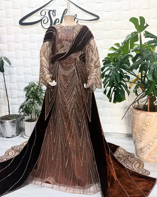 Türkmen fasonlar pombarh fasonlar Fasonlar 2025 fasonlar fason moda modalar Bezen bezen Türkmen fasonlar 2026 Türkmen fasonlar 2025 Türkmen fasonlar 2024 Türkmen fasonlar 2023 turkmenistan türkmenistan turkmen türkmen ashgabat  asgabat aşgabat balkan mary lebap dashoguz dasoguz daşoguz pombarh ponbarhat gulyupek gülýüpek stapel ştapel Gralan Çüýdeşen Abaýa Gadymy Krep Gurultaý 	Keteni Ýüpek Şifon Gipýur Lyon Welwet Atlas Kaşemir Streýç Suzana Ştapel Gülýüpek Pombarh Ýupka Gursakça Aksesuarlar Palto Penjek Okuw eşik Fata Sport eşik Uniforma Nakidka Öýme Şarf kompýuter ýaka ýaglyk Arenda köýnek 2nji el köýnek Taýyn köýnek Matalar Milli lybas milli lybaslar Toý köýnek Toý köýnekler toy koynek toy koynekler gundelik koynekler Gündelik	 
 köýnekler fata koynek Modern taze fason Eskiz koynektm turkmenkoynek türkmenkoynek fason moda moda fasonlar Iş eşik el iş	sada	ýakaly ýakasyz	keşdeli biserli	ýeňli giň nagyşly ýüregi açyk stoýka ýaka ýanly kombinasiýa 	zerli üsti aşak guşakly seçekli gysga ýeňli Panbarhat (Pombarh), Şifon, Şantu, Parça Toý köýnek ýakasyz, ýeňli, giň 26-35, 35+  yaz, guyz, gysh