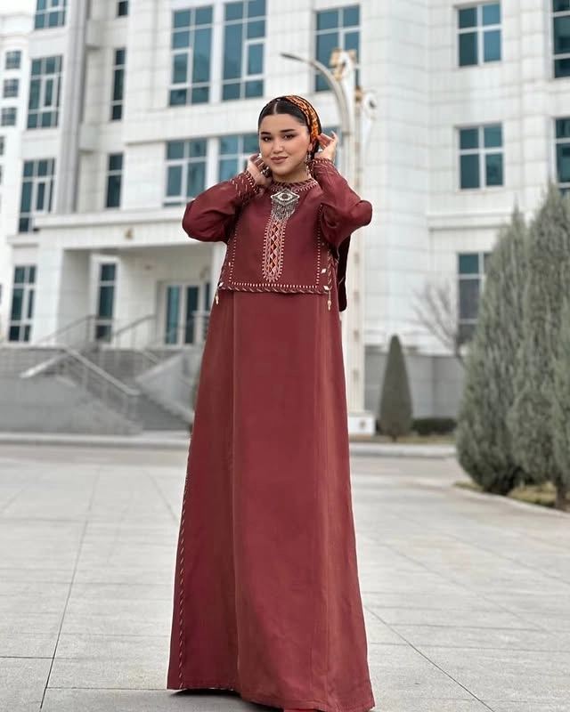 Türkmen fasonlar pombarh fasonlar Fasonlar 2025 fasonlar fason moda modalar Bezen bezen Türkmen fasonlar 2026 Türkmen fasonlar 2025 Türkmen fasonlar 2024 Türkmen fasonlar 2023 turkmenistan türkmenistan turkmen türkmen ashgabat  asgabat aşgabat balkan mary lebap dashoguz dasoguz daşoguz pombarh ponbarhat gulyupek gülýüpek stapel ştapel Gralan Çüýdeşen Abaýa Gadymy Krep Gurultaý 	Keteni Ýüpek Şifon Gipýur Lyon Welwet Atlas Kaşemir Streýç Suzana Ştapel Gülýüpek Pombarh Ýupka Gursakça Aksesuarlar Palto Penjek Okuw eşik Fata Sport eşik Uniforma Nakidka Öýme Şarf kompýuter ýaka ýaglyk Arenda köýnek 2nji el köýnek Taýyn köýnek Matalar Milli lybas milli lybaslar Toý köýnek Toý köýnekler toy koynek toy koynekler gundelik koynekler Gündelik	 
 köýnekler fata koynek Modern taze fason Eskiz koynektm turkmenkoynek türkmenkoynek fason moda moda fasonlar Iş eşik el iş	sada	ýakaly ýakasyz	keşdeli biserli	ýeňli giň nagyşly ýüregi açyk stoýka ýaka ýanly kombinasiýa 	zerli üsti aşak guşakly seçekli gysga ýeňli Keteni, Lyon Milli lybas el iş, ýakaly, ýeňli, giň, üsti aşak 26-35, 35+ Goňur yaz, guyz