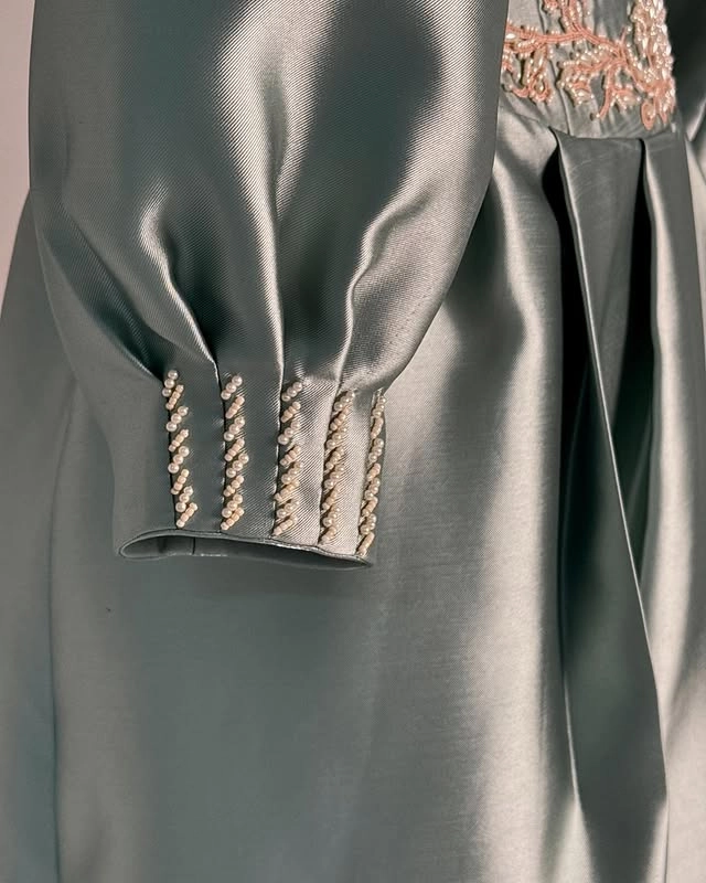 Türkmen fasonlar pombarh fasonlar Fasonlar 2025 fasonlar fason moda modalar Bezen bezen Türkmen fasonlar 2026 Türkmen fasonlar 2025 Türkmen fasonlar 2024 Türkmen fasonlar 2023 turkmenistan türkmenistan turkmen türkmen ashgabat  asgabat aşgabat balkan mary lebap dashoguz dasoguz daşoguz pombarh ponbarhat gulyupek gülýüpek stapel ştapel Gralan Çüýdeşen Abaýa Gadymy Krep Gurultaý 	Keteni Ýüpek Şifon Gipýur Lyon Welwet Atlas Kaşemir Streýç Suzana Ştapel Gülýüpek Pombarh Ýupka Gursakça Aksesuarlar Palto Penjek Okuw eşik Fata Sport eşik Uniforma Nakidka Öýme Şarf kompýuter ýaka ýaglyk Arenda köýnek 2nji el köýnek Taýyn köýnek Matalar Milli lybas milli lybaslar Toý köýnek Toý köýnekler toy koynek toy koynekler gundelik koynekler Gündelik	 
 köýnekler fata koynek Modern taze fason Eskiz koynektm turkmenkoynek türkmenkoynek fason moda moda fasonlar Iş eşik el iş	sada	ýakaly ýakasyz	keşdeli biserli	ýeňli giň nagyşly ýüregi açyk stoýka ýaka ýanly kombinasiýa 	zerli üsti aşak guşakly seçekli gysga ýeňli Şifon, Şantu Modern el iş, ýakasyz, biserli, ýüregi açyk, gysga ýeňli, giň, guşakly, stoýka ýaka 17-25, 26-35 Gök, Ýaşyl yaz, tomus, guyz