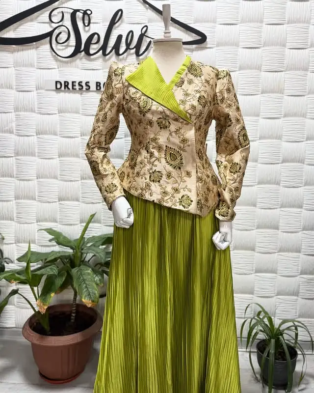 Türkmen fasonlar pombarh fasonlar Fasonlar 2025 fasonlar fason moda modalar Bezen bezen Türkmen fasonlar 2026 Türkmen fasonlar 2025 Türkmen fasonlar 2024 Türkmen fasonlar 2023 turkmenistan türkmenistan turkmen türkmen ashgabat  asgabat aşgabat balkan mary lebap dashoguz dasoguz daşoguz pombarh ponbarhat gulyupek gülýüpek stapel ştapel Gralan Çüýdeşen Abaýa Gadymy Krep Gurultaý 	Keteni Ýüpek Şifon Gipýur Lyon Welwet Atlas Kaşemir Streýç Suzana Ştapel Gülýüpek Pombarh Ýupka Gursakça Aksesuarlar Palto Penjek Okuw eşik Fata Sport eşik Uniforma Nakidka Öýme Şarf kompýuter ýaka ýaglyk Arenda köýnek 2nji el köýnek Taýyn köýnek Matalar Milli lybas milli lybaslar Toý köýnek Toý köýnekler toy koynek toy koynekler gundelik koynekler Gündelik	 
 köýnekler fata koynek Modern taze fason Eskiz koynektm turkmenkoynek türkmenkoynek fason moda moda fasonlar Iş eşik el iş	sada	ýakaly ýakasyz	keşdeli biserli	ýeňli giň nagyşly ýüregi açyk stoýka ýaka ýanly kombinasiýa 	zerli üsti aşak guşakly seçekli gysga ýeňli Lyon, Şifon, Keteni Toý köýnek, Modern el iş, keşdeli, ýakasyz, biserli, ýüregi açyk, ýeňli, kombinasiýa 17-25, 26-35, 35+ Bežewyý, Goýy-gyzyl, Ýaşyl, Gülgüne, Gyzyl, Goňur yaz