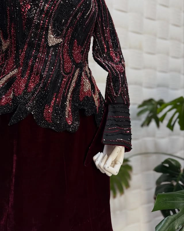 Türkmen fasonlar pombarh fasonlar Fasonlar 2025 fasonlar fason moda modalar Bezen bezen Türkmen fasonlar 2026 Türkmen fasonlar 2025 Türkmen fasonlar 2024 Türkmen fasonlar 2023 turkmenistan türkmenistan turkmen türkmen ashgabat  asgabat aşgabat balkan mary lebap dashoguz dasoguz daşoguz pombarh ponbarhat gulyupek gülýüpek stapel ştapel Gralan Çüýdeşen Abaýa Gadymy Krep Gurultaý 	Keteni Ýüpek Şifon Gipýur Lyon Welwet Atlas Kaşemir Streýç Suzana Ştapel Gülýüpek Pombarh Ýupka Gursakça Aksesuarlar Palto Penjek Okuw eşik Fata Sport eşik Uniforma Nakidka Öýme Şarf kompýuter ýaka ýaglyk Arenda köýnek 2nji el köýnek Taýyn köýnek Matalar Milli lybas milli lybaslar Toý köýnek Toý köýnekler toy koynek toy koynekler gundelik koynekler Gündelik	 
 köýnekler fata koynek Modern taze fason Eskiz koynektm turkmenkoynek türkmenkoynek fason moda moda fasonlar Iş eşik el iş	sada	ýakaly ýakasyz	keşdeli biserli	ýeňli giň nagyşly ýüregi açyk stoýka ýaka ýanly kombinasiýa 	zerli üsti aşak guşakly seçekli gysga ýeňli Panbarhat (Pombarh), Şifon, Ýüpek, Şantu Toý köýnek el iş, ýakasyz, biserli, ýeňli, kombinasiýa, zerli 17-25, 26-35, 35+ Goýy-gyzyl yaz, tomus