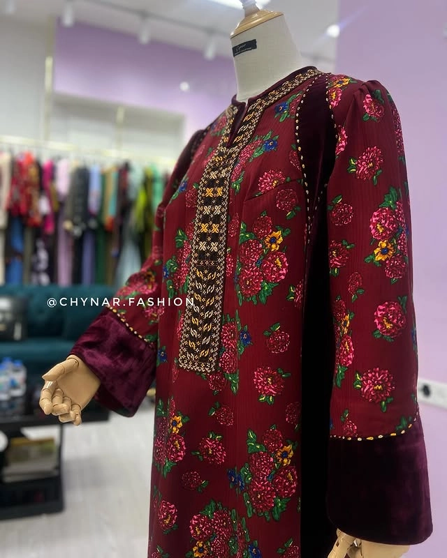 Türkmen fasonlar pombarh fasonlar Fasonlar 2025 fasonlar fason moda modalar Bezen bezen Türkmen fasonlar 2026 Türkmen fasonlar 2025 Türkmen fasonlar 2024 Türkmen fasonlar 2023 turkmenistan türkmenistan turkmen türkmen ashgabat  asgabat aşgabat balkan mary lebap dashoguz dasoguz daşoguz pombarh ponbarhat gulyupek gülýüpek stapel ştapel Gralan Çüýdeşen Abaýa Gadymy Krep Gurultaý 	Keteni Ýüpek Şifon Gipýur Lyon Welwet Atlas Kaşemir Streýç Suzana Ştapel Gülýüpek Pombarh Ýupka Gursakça Aksesuarlar Palto Penjek Okuw eşik Fata Sport eşik Uniforma Nakidka Öýme Şarf kompýuter ýaka ýaglyk Arenda köýnek 2nji el köýnek Taýyn köýnek Matalar Milli lybas milli lybaslar Toý köýnek Toý köýnekler toy koynek toy koynekler gundelik koynekler Gündelik	 
 köýnekler fata koynek Modern taze fason Eskiz koynektm turkmenkoynek türkmenkoynek fason moda moda fasonlar Iş eşik el iş	sada	ýakaly ýakasyz	keşdeli biserli	ýeňli giň nagyşly ýüregi açyk stoýka ýaka ýanly kombinasiýa 	zerli üsti aşak guşakly seçekli gysga ýeňli Gülýüpek, Panbarhat (Pombarh) Gündelik el iş, ýakaly, ýanly, ýeňli, giň, kombinasiýa 17-25, 26-35 Goýy-gyzyl, Gyzyl tomus, guyz