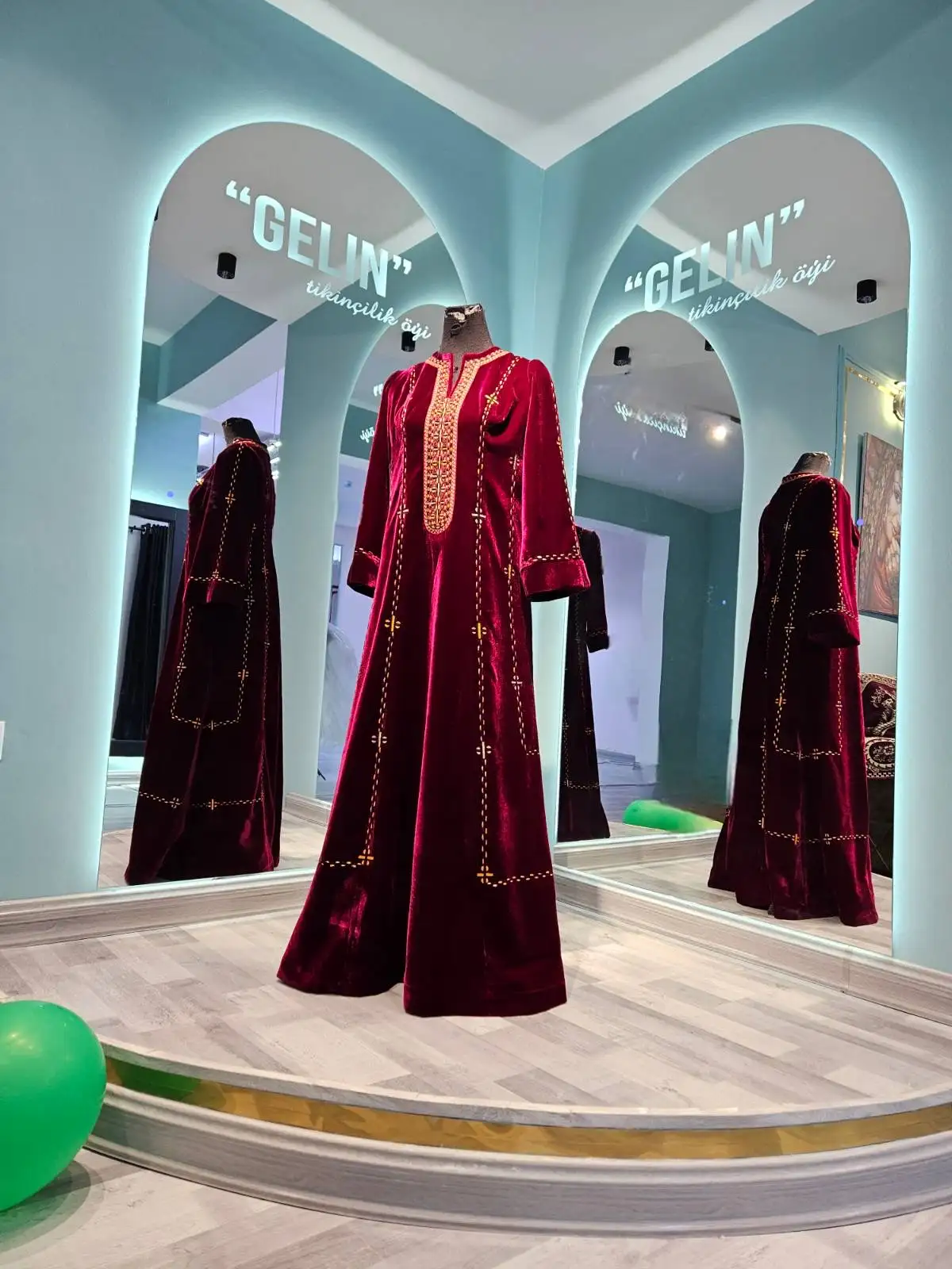 Türkmen fasonlar pombarh fasonlar Fasonlar 2025 fasonlar fason moda modalar Bezen bezen Türkmen fasonlar 2026 Türkmen fasonlar 2025 Türkmen fasonlar 2024 Türkmen fasonlar 2023 turkmenistan türkmenistan turkmen türkmen ashgabat  asgabat aşgabat balkan mary lebap dashoguz dasoguz daşoguz pombarh ponbarhat gulyupek gülýüpek stapel ştapel Gralan Çüýdeşen Abaýa Gadymy Krep Gurultaý 	Keteni Ýüpek Şifon Gipýur Lyon Welwet Atlas Kaşemir Streýç Suzana Ştapel Gülýüpek Pombarh Ýupka Gursakça Aksesuarlar Palto Penjek Okuw eşik Fata Sport eşik Uniforma Nakidka Öýme Şarf kompýuter ýaka ýaglyk Arenda köýnek 2nji el köýnek Taýyn köýnek Matalar Milli lybas milli lybaslar Toý köýnek Toý köýnekler toy koynek toy koynekler gundelik koynekler Gündelik	 
 köýnekler fata koynek Modern taze fason Eskiz koynektm turkmenkoynek türkmenkoynek fason moda moda fasonlar Iş eşik el iş	sada	ýakaly ýakasyz	keşdeli biserli	ýeňli giň nagyşly ýüregi açyk stoýka ýaka ýanly kombinasiýa 	zerli üsti aşak guşakly seçekli gysga ýeňli Panbarhat (Pombarh) Toý köýnek el iş, keşdeli, ýakaly, ýeňli, giň 17-25, 26-35 Gyzyl yaz, guyz