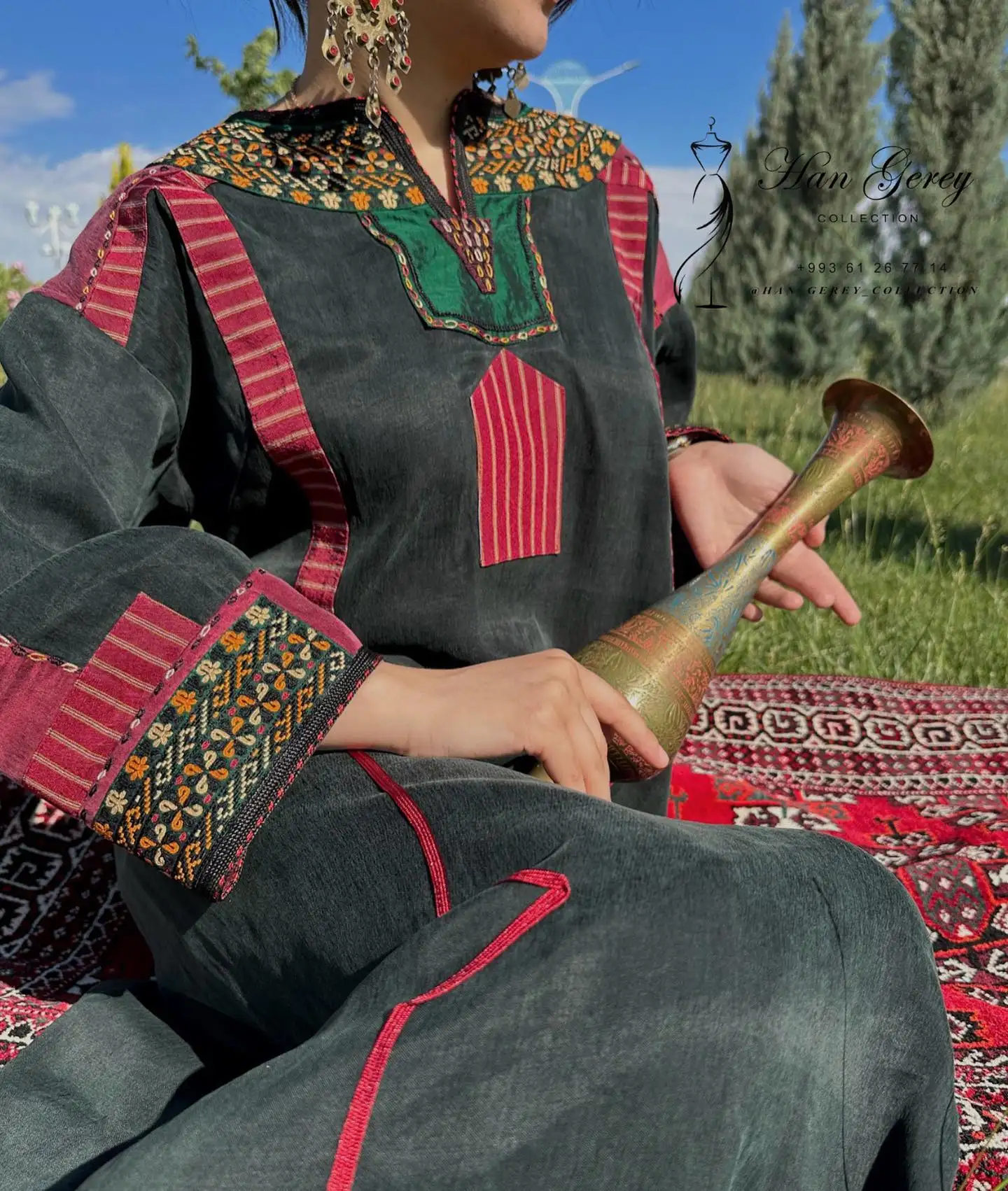 Türkmen fasonlar pombarh fasonlar Fasonlar 2025 fasonlar fason moda modalar Bezen bezen Türkmen fasonlar 2026 Türkmen fasonlar 2025 Türkmen fasonlar 2024 Türkmen fasonlar 2023 turkmenistan türkmenistan turkmen türkmen ashgabat  asgabat aşgabat balkan mary lebap dashoguz dasoguz daşoguz pombarh ponbarhat gulyupek gülýüpek stapel ştapel Gralan Çüýdeşen Abaýa Gadymy Krep Gurultaý 	Keteni Ýüpek Şifon Gipýur Lyon Welwet Atlas Kaşemir Streýç Suzana Ştapel Gülýüpek Pombarh Ýupka Gursakça Aksesuarlar Palto Penjek Okuw eşik Fata Sport eşik Uniforma Nakidka Öýme Şarf kompýuter ýaka ýaglyk Arenda köýnek 2nji el köýnek Taýyn köýnek Matalar Milli lybas milli lybaslar Toý köýnek Toý köýnekler toy koynek toy koynekler gundelik koynekler Gündelik	 
 köýnekler fata koynek Modern taze fason Eskiz koynektm turkmenkoynek türkmenkoynek fason moda moda fasonlar Iş eşik el iş	sada	ýakaly ýakasyz	keşdeli biserli	ýeňli giň nagyşly ýüregi açyk stoýka ýaka ýanly kombinasiýa 	zerli üsti aşak guşakly seçekli gysga ýeňli Gülýüpek Toý köýnek el iş, ýakaly  Goýy-gyzyl, Goýy-çal