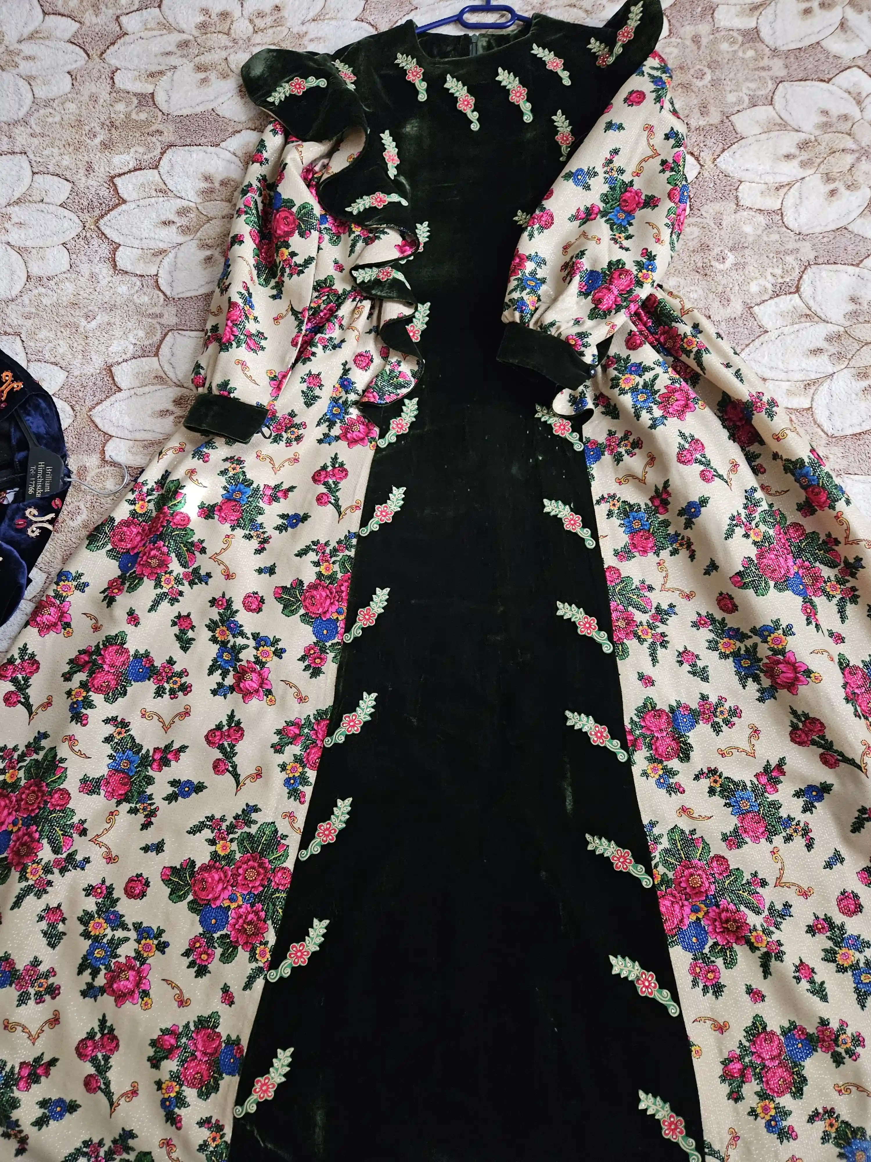 Türkmen fasonlar pombarh fasonlar Fasonlar 2025 fasonlar fason moda modalar Bezen bezen Türkmen fasonlar 2026 Türkmen fasonlar 2025 Türkmen fasonlar 2024 Türkmen fasonlar 2023 turkmenistan türkmenistan turkmen türkmen ashgabat  asgabat aşgabat balkan mary lebap dashoguz dasoguz daşoguz pombarh ponbarhat gulyupek gülýüpek stapel ştapel Gralan Çüýdeşen Abaýa Gadymy Krep Gurultaý 	Keteni Ýüpek Şifon Gipýur Lyon Welwet Atlas Kaşemir Streýç Suzana Ştapel Gülýüpek Pombarh Ýupka Gursakça Aksesuarlar Palto Penjek Okuw eşik Fata Sport eşik Uniforma Nakidka Öýme Şarf kompýuter ýaka ýaglyk Arenda köýnek 2nji el köýnek Taýyn köýnek Matalar Milli lybas milli lybaslar Toý köýnek Toý köýnekler toy koynek toy koynekler gundelik koynekler Gündelik	 
 köýnekler fata koynek Modern taze fason Eskiz koynektm turkmenkoynek türkmenkoynek fason moda moda fasonlar Iş eşik el iş	sada	ýakaly ýakasyz	keşdeli biserli	ýeňli giň nagyşly ýüregi açyk stoýka ýaka ýanly kombinasiýa 	zerli üsti aşak guşakly seçekli gysga ýeňli Ýüň, Panbarhat (Pombarh) Toý köýnek el iş, ýakasyz, ýeňli, giň, kombinasiýa 17-25, 26-35 Bežewyý, Goýy-ýaşyl  2nji el