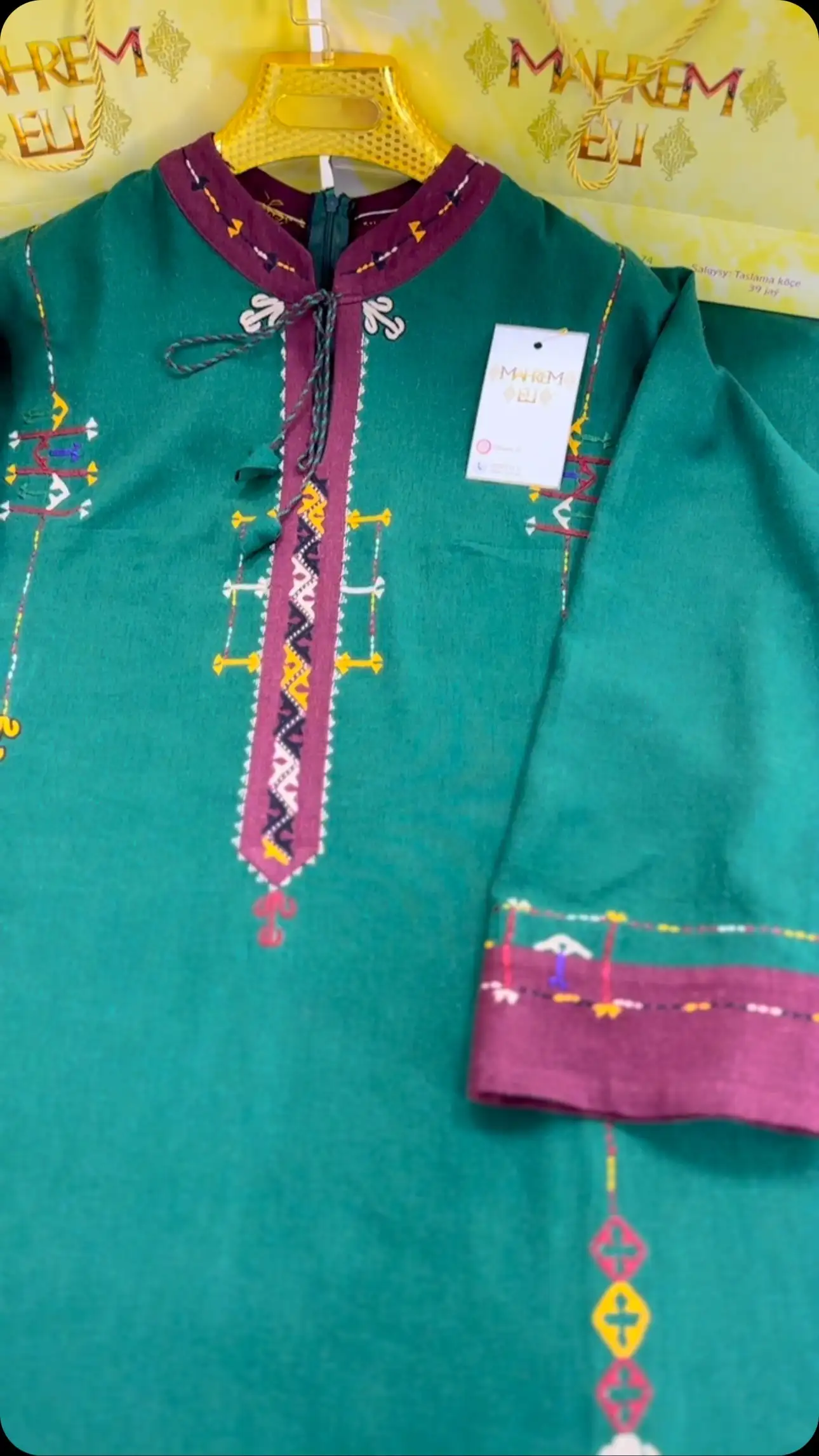 Türkmen fasonlar pombarh fasonlar Fasonlar 2025 fasonlar fason moda modalar Bezen bezen Türkmen fasonlar 2026 Türkmen fasonlar 2025 Türkmen fasonlar 2024 Türkmen fasonlar 2023 turkmenistan türkmenistan turkmen türkmen ashgabat  asgabat aşgabat balkan mary lebap dashoguz dasoguz daşoguz pombarh ponbarhat gulyupek gülýüpek stapel ştapel Gralan Çüýdeşen Abaýa Gadymy Krep Gurultaý 	Keteni Ýüpek Şifon Gipýur Lyon Welwet Atlas Kaşemir Streýç Suzana Ştapel Gülýüpek Pombarh Ýupka Gursakça Aksesuarlar Palto Penjek Okuw eşik Fata Sport eşik Uniforma Nakidka Öýme Şarf kompýuter ýaka ýaglyk Arenda köýnek 2nji el köýnek Taýyn köýnek Matalar Milli lybas milli lybaslar Toý köýnek Toý köýnekler toy koynek toy koynekler gundelik koynekler Gündelik	 
 köýnekler fata koynek Modern taze fason Eskiz koynektm turkmenkoynek türkmenkoynek fason moda moda fasonlar Iş eşik el iş	sada	ýakaly ýakasyz	keşdeli biserli	ýeňli giň nagyşly ýüregi açyk stoýka ýaka ýanly kombinasiýa 	zerli üsti aşak guşakly seçekli gysga ýeňli Lyon Toý köýnek el iş, ýakaly  Goýy-ýaşyl