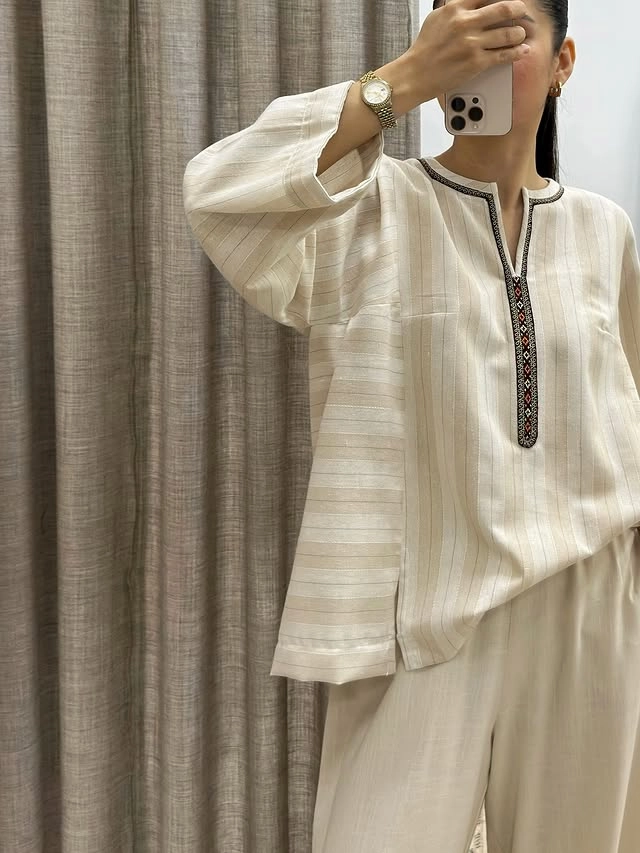 Türkmen fasonlar pombarh fasonlar Fasonlar 2025 fasonlar fason moda modalar Bezen bezen Türkmen fasonlar 2026 Türkmen fasonlar 2025 Türkmen fasonlar 2024 Türkmen fasonlar 2023 turkmenistan türkmenistan turkmen türkmen ashgabat  asgabat aşgabat balkan mary lebap dashoguz dasoguz daşoguz pombarh ponbarhat gulyupek gülýüpek stapel ştapel Gralan Çüýdeşen Abaýa Gadymy Krep Gurultaý 	Keteni Ýüpek Şifon Gipýur Lyon Welwet Atlas Kaşemir Streýç Suzana Ştapel Gülýüpek Pombarh Ýupka Gursakça Aksesuarlar Palto Penjek Okuw eşik Fata Sport eşik Uniforma Nakidka Öýme Şarf kompýuter ýaka ýaglyk Arenda köýnek 2nji el köýnek Taýyn köýnek Matalar Milli lybas milli lybaslar Toý köýnek Toý köýnekler toy koynek toy koynekler gundelik koynekler Gündelik	 
 köýnekler fata koynek Modern taze fason Eskiz koynektm turkmenkoynek türkmenkoynek fason moda moda fasonlar Iş eşik el iş	sada	ýakaly ýakasyz	keşdeli biserli	ýeňli giň nagyşly ýüregi açyk stoýka ýaka ýanly kombinasiýa 	zerli üsti aşak guşakly seçekli gysga ýeňli Modern ýakaly, ýeňli, giň, üsti aşak 17-25, 26-35 Ak, Bežewyý yaz, tomus, guyz