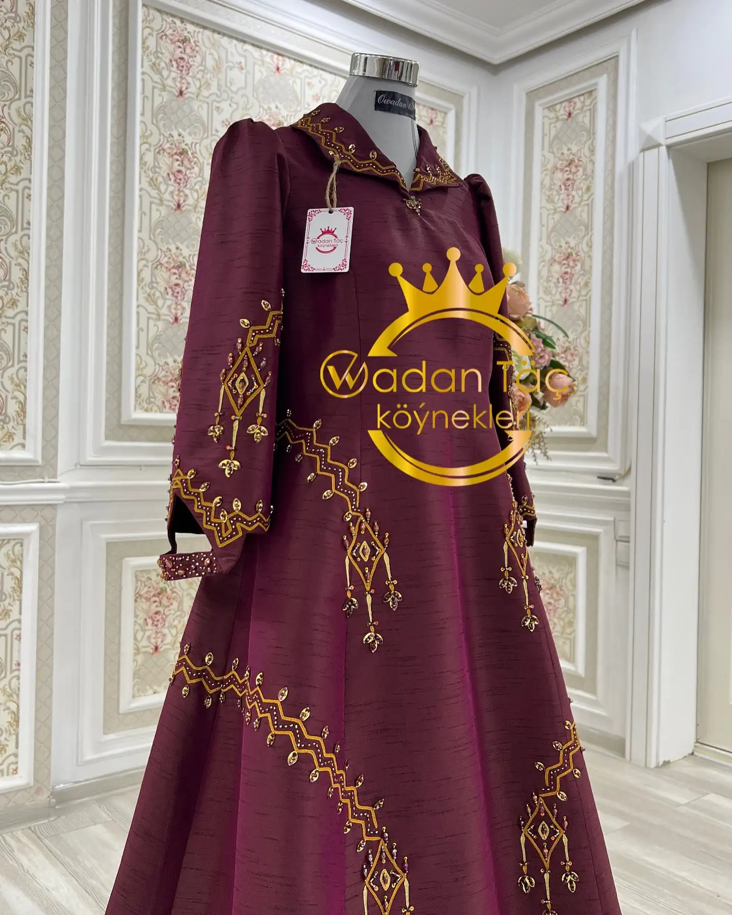 Türkmen fasonlar pombarh fasonlar Fasonlar 2025 fasonlar fason moda modalar Bezen bezen Türkmen fasonlar 2026 Türkmen fasonlar 2025 Türkmen fasonlar 2024 Türkmen fasonlar 2023 turkmenistan türkmenistan turkmen türkmen ashgabat  asgabat aşgabat balkan mary lebap dashoguz dasoguz daşoguz pombarh ponbarhat gulyupek gülýüpek stapel ştapel Gralan Çüýdeşen Abaýa Gadymy Krep Gurultaý 	Keteni Ýüpek Şifon Gipýur Lyon Welwet Atlas Kaşemir Streýç Suzana Ştapel Gülýüpek Pombarh Ýupka Gursakça Aksesuarlar Palto Penjek Okuw eşik Fata Sport eşik Uniforma Nakidka Öýme Şarf kompýuter ýaka ýaglyk Arenda köýnek 2nji el köýnek Taýyn köýnek Matalar Milli lybas milli lybaslar Toý köýnek Toý köýnekler toy koynek toy koynekler gundelik koynekler Gündelik	 
 köýnekler fata koynek Modern taze fason Eskiz koynektm turkmenkoynek türkmenkoynek fason moda moda fasonlar Iş eşik el iş	sada	ýakaly ýakasyz	keşdeli biserli	ýeňli giň nagyşly ýüregi açyk stoýka ýaka ýanly kombinasiýa 	zerli üsti aşak guşakly seçekli gysga ýeňli Lyon Toý köýnek, Modern el iş  Goýy-gyzyl