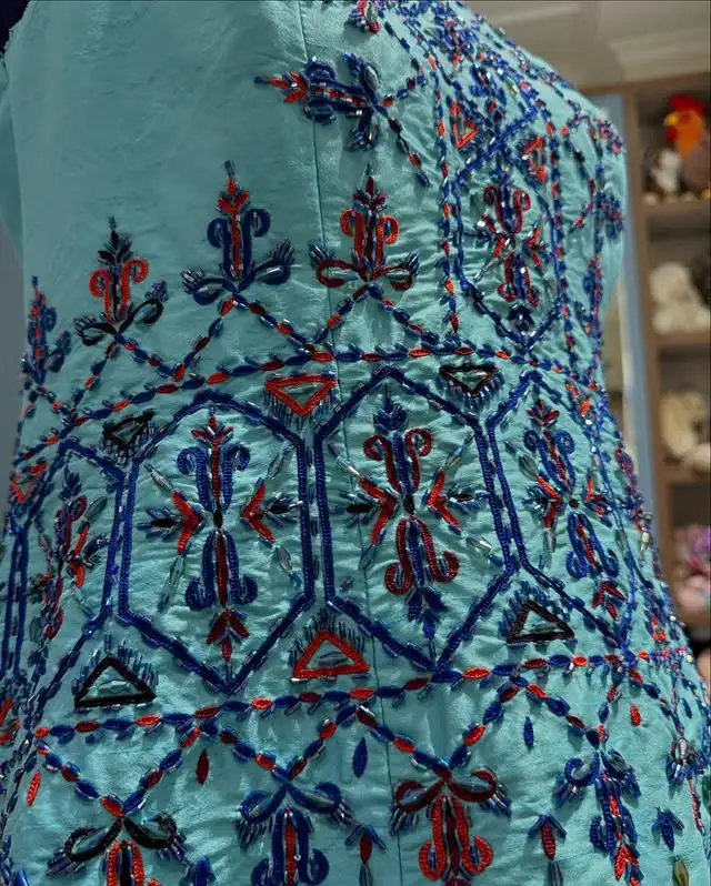 Türkmen fasonlar pombarh fasonlar Fasonlar 2025 fasonlar fason moda modalar Bezen bezen Türkmen fasonlar 2026 Türkmen fasonlar 2025 Türkmen fasonlar 2024 Türkmen fasonlar 2023 turkmenistan türkmenistan turkmen türkmen ashgabat  asgabat aşgabat balkan mary lebap dashoguz dasoguz daşoguz pombarh ponbarhat gulyupek gülýüpek stapel ştapel Gralan Çüýdeşen Abaýa Gadymy Krep Gurultaý 	Keteni Ýüpek Şifon Gipýur Lyon Welwet Atlas Kaşemir Streýç Suzana Ştapel Gülýüpek Pombarh Ýupka Gursakça Aksesuarlar Palto Penjek Okuw eşik Fata Sport eşik Uniforma Nakidka Öýme Şarf kompýuter ýaka ýaglyk Arenda köýnek 2nji el köýnek Taýyn köýnek Matalar Milli lybas milli lybaslar Toý köýnek Toý köýnekler toy koynek toy koynekler gundelik koynekler Gündelik	 
 köýnekler fata koynek Modern taze fason Eskiz koynektm turkmenkoynek türkmenkoynek fason moda moda fasonlar Iş eşik el iş	sada	ýakaly ýakasyz	keşdeli biserli	ýeňli giň nagyşly ýüregi açyk stoýka ýaka ýanly kombinasiýa 	zerli üsti aşak guşakly seçekli gysga ýeňli Toý köýnek el iş, keşdeli, ýakasyz, biserli, gysga ýeňli, nagyşly 17-25, 26-35 Gök tomus, guyz