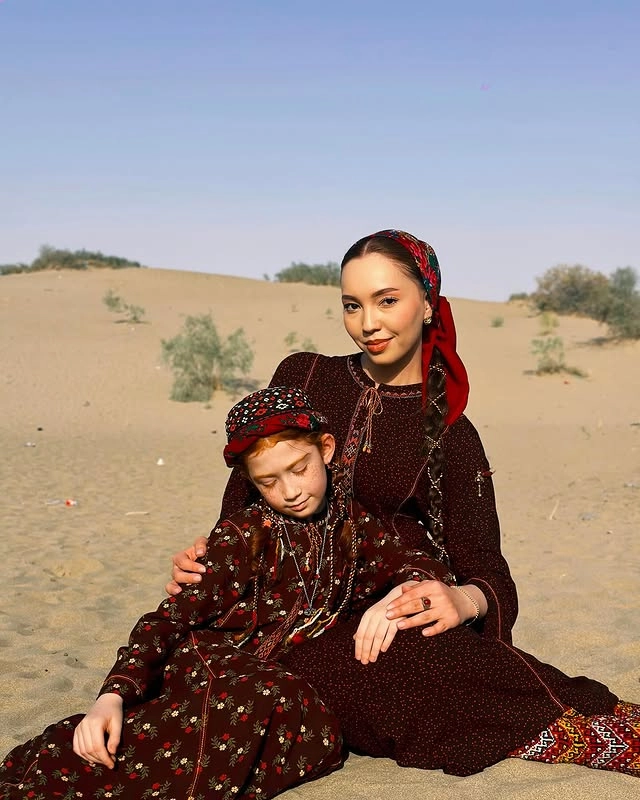 Türkmen fasonlar pombarh fasonlar Fasonlar 2025 fasonlar fason moda modalar Bezen bezen Türkmen fasonlar 2026 Türkmen fasonlar 2025 Türkmen fasonlar 2024 Türkmen fasonlar 2023 turkmenistan türkmenistan turkmen türkmen ashgabat  asgabat aşgabat balkan mary lebap dashoguz dasoguz daşoguz pombarh ponbarhat gulyupek gülýüpek stapel ştapel Gralan Çüýdeşen Abaýa Gadymy Krep Gurultaý 	Keteni Ýüpek Şifon Gipýur Lyon Welwet Atlas Kaşemir Streýç Suzana Ştapel Gülýüpek Pombarh Ýupka Gursakça Aksesuarlar Palto Penjek Okuw eşik Fata Sport eşik Uniforma Nakidka Öýme Şarf kompýuter ýaka ýaglyk Arenda köýnek 2nji el köýnek Taýyn köýnek Matalar Milli lybas milli lybaslar Toý köýnek Toý köýnekler toy koynek toy koynekler gundelik koynekler Gündelik	 
 köýnekler fata koynek Modern taze fason Eskiz koynektm turkmenkoynek türkmenkoynek fason moda moda fasonlar Iş eşik el iş	sada	ýakaly ýakasyz	keşdeli biserli	ýeňli giň nagyşly ýüregi açyk stoýka ýaka ýanly kombinasiýa 	zerli üsti aşak guşakly seçekli gysga ýeňli Ştapel Milli lybas ýakaly, ýeňli, giň 12-16, 17-25, 26-35 Goňur, Goýy-goňur tomus, guyz