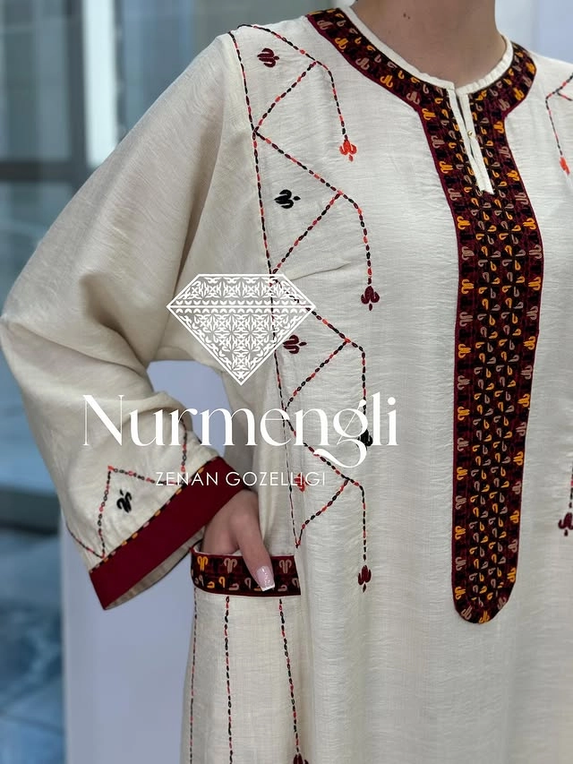 Türkmen fasonlar pombarh fasonlar Fasonlar 2025 fasonlar fason moda modalar Bezen bezen Türkmen fasonlar 2026 Türkmen fasonlar 2025 Türkmen fasonlar 2024 Türkmen fasonlar 2023 turkmenistan türkmenistan turkmen türkmen ashgabat  asgabat aşgabat balkan mary lebap dashoguz dasoguz daşoguz pombarh ponbarhat gulyupek gülýüpek stapel ştapel Gralan Çüýdeşen Abaýa Gadymy Krep Gurultaý 	Keteni Ýüpek Şifon Gipýur Lyon Welwet Atlas Kaşemir Streýç Suzana Ştapel Gülýüpek Pombarh Ýupka Gursakça Aksesuarlar Palto Penjek Okuw eşik Fata Sport eşik Uniforma Nakidka Öýme Şarf kompýuter ýaka ýaglyk Arenda köýnek 2nji el köýnek Taýyn köýnek Matalar Milli lybas milli lybaslar Toý köýnek Toý köýnekler toy koynek toy koynekler gundelik koynekler Gündelik	 
 köýnekler fata koynek Modern taze fason Eskiz koynektm turkmenkoynek türkmenkoynek fason moda moda fasonlar Iş eşik el iş	sada	ýakaly ýakasyz	keşdeli biserli	ýeňli giň nagyşly ýüregi açyk stoýka ýaka ýanly kombinasiýa 	zerli üsti aşak guşakly seçekli gysga ýeňli Ýüpek Gündelik keşdeli, ýakaly, ýanly, ýeňli, giň 17-25, 26-35, 35+ Ak, Bežewyý yaz, guyz, gysh