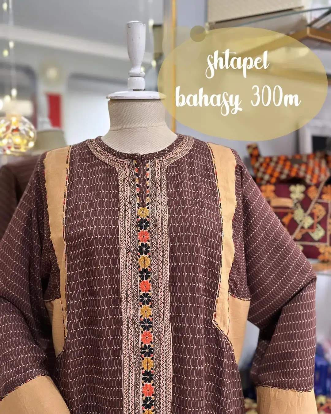 Türkmen fasonlar pombarh fasonlar Fasonlar 2025 fasonlar fason moda modalar Bezen bezen Türkmen fasonlar 2026 Türkmen fasonlar 2025 Türkmen fasonlar 2024 Türkmen fasonlar 2023 turkmenistan türkmenistan turkmen türkmen ashgabat  asgabat aşgabat balkan mary lebap dashoguz dasoguz daşoguz pombarh ponbarhat gulyupek gülýüpek stapel ştapel Gralan Çüýdeşen Abaýa Gadymy Krep Gurultaý 	Keteni Ýüpek Şifon Gipýur Lyon Welwet Atlas Kaşemir Streýç Suzana Ştapel Gülýüpek Pombarh Ýupka Gursakça Aksesuarlar Palto Penjek Okuw eşik Fata Sport eşik Uniforma Nakidka Öýme Şarf kompýuter ýaka ýaglyk Arenda köýnek 2nji el köýnek Taýyn köýnek Matalar Milli lybas milli lybaslar Toý köýnek Toý köýnekler toy koynek toy koynekler gundelik koynekler Gündelik	 
 köýnekler fata koynek Modern taze fason Eskiz koynektm turkmenkoynek türkmenkoynek fason moda moda fasonlar Iş eşik el iş	sada	ýakaly ýakasyz	keşdeli biserli	ýeňli giň nagyşly ýüregi açyk stoýka ýaka ýanly kombinasiýa 	zerli üsti aşak guşakly seçekli gysga ýeňli Ştapel Gündelik sada  Gara, Gök, Goýy-gök, Goýy-ýaşyl  Taýyn köýnek