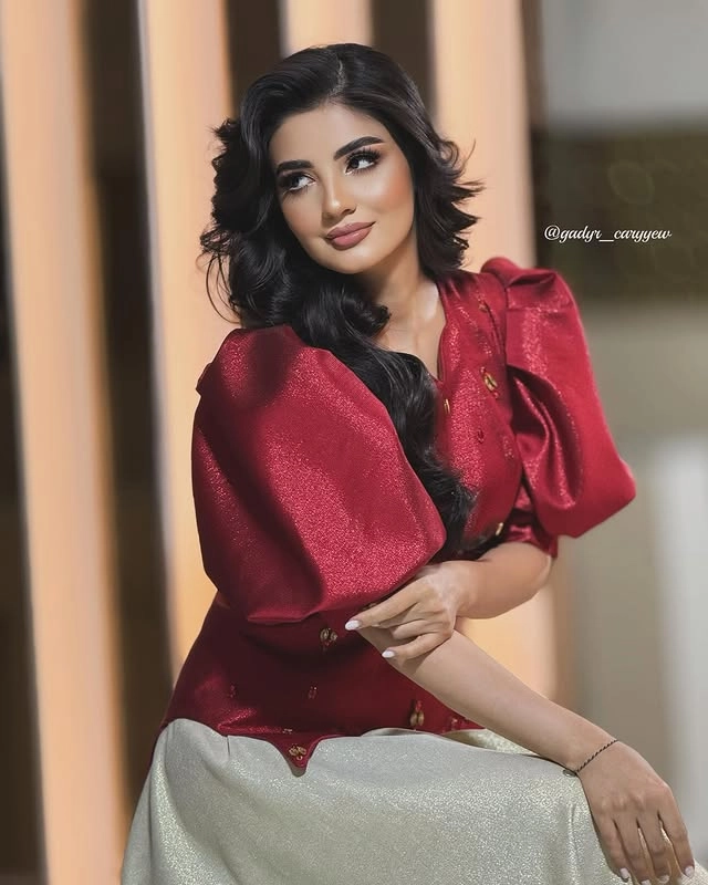 Türkmen fasonlar pombarh fasonlar Fasonlar 2025 fasonlar fason moda modalar Bezen bezen Türkmen fasonlar 2026 Türkmen fasonlar 2025 Türkmen fasonlar 2024 Türkmen fasonlar 2023 turkmenistan türkmenistan turkmen türkmen ashgabat  asgabat aşgabat balkan mary lebap dashoguz dasoguz daşoguz pombarh ponbarhat gulyupek gülýüpek stapel ştapel Gralan Çüýdeşen Abaýa Gadymy Krep Gurultaý 	Keteni Ýüpek Şifon Gipýur Lyon Welwet Atlas Kaşemir Streýç Suzana Ştapel Gülýüpek Pombarh Ýupka Gursakça Aksesuarlar Palto Penjek Okuw eşik Fata Sport eşik Uniforma Nakidka Öýme Şarf kompýuter ýaka ýaglyk Arenda köýnek 2nji el köýnek Taýyn köýnek Matalar Milli lybas milli lybaslar Toý köýnek Toý köýnekler toy koynek toy koynekler gundelik koynekler Gündelik	 
 köýnekler fata koynek Modern taze fason Eskiz koynektm turkmenkoynek türkmenkoynek fason moda moda fasonlar Iş eşik el iş	sada	ýakaly ýakasyz	keşdeli biserli	ýeňli giň nagyşly ýüregi açyk stoýka ýaka ýanly kombinasiýa 	zerli üsti aşak guşakly seçekli gysga ýeňli Atlas, Ýüpek, Şantu Modern el iş, ýakasyz, biserli, gysga ýeňli, giň, zerli 17-25, 26-35 Gyzyl, Altyn tomus, guyz