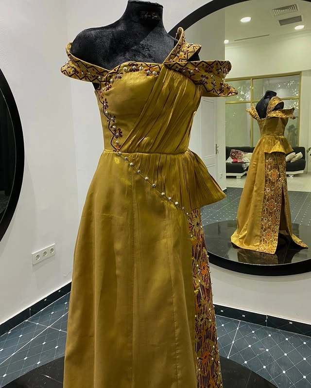 Türkmen fasonlar pombarh fasonlar Fasonlar 2025 fasonlar fason moda modalar Bezen bezen Türkmen fasonlar 2026 Türkmen fasonlar 2025 Türkmen fasonlar 2024 Türkmen fasonlar 2023 turkmenistan türkmenistan turkmen türkmen ashgabat  asgabat aşgabat balkan mary lebap dashoguz dasoguz daşoguz pombarh ponbarhat gulyupek gülýüpek stapel ştapel Gralan Çüýdeşen Abaýa Gadymy Krep Gurultaý 	Keteni Ýüpek Şifon Gipýur Lyon Welwet Atlas Kaşemir Streýç Suzana Ştapel Gülýüpek Pombarh Ýupka Gursakça Aksesuarlar Palto Penjek Okuw eşik Fata Sport eşik Uniforma Nakidka Öýme Şarf kompýuter ýaka ýaglyk Arenda köýnek 2nji el köýnek Taýyn köýnek Matalar Milli lybas milli lybaslar Toý köýnek Toý köýnekler toy koynek toy koynekler gundelik koynekler Gündelik	 
 köýnekler fata koynek Modern taze fason Eskiz koynektm turkmenkoynek türkmenkoynek fason moda moda fasonlar Iş eşik el iş	sada	ýakaly ýakasyz	keşdeli biserli	ýeňli giň nagyşly ýüregi açyk stoýka ýaka ýanly kombinasiýa 	zerli üsti aşak guşakly seçekli gysga ýeňli Toý köýnek ýakasyz, biserli, ýüregi açyk, gysga ýeňli, giň, nagyşly 17-25, 26-35 Altyn yaz, tomus, guyz