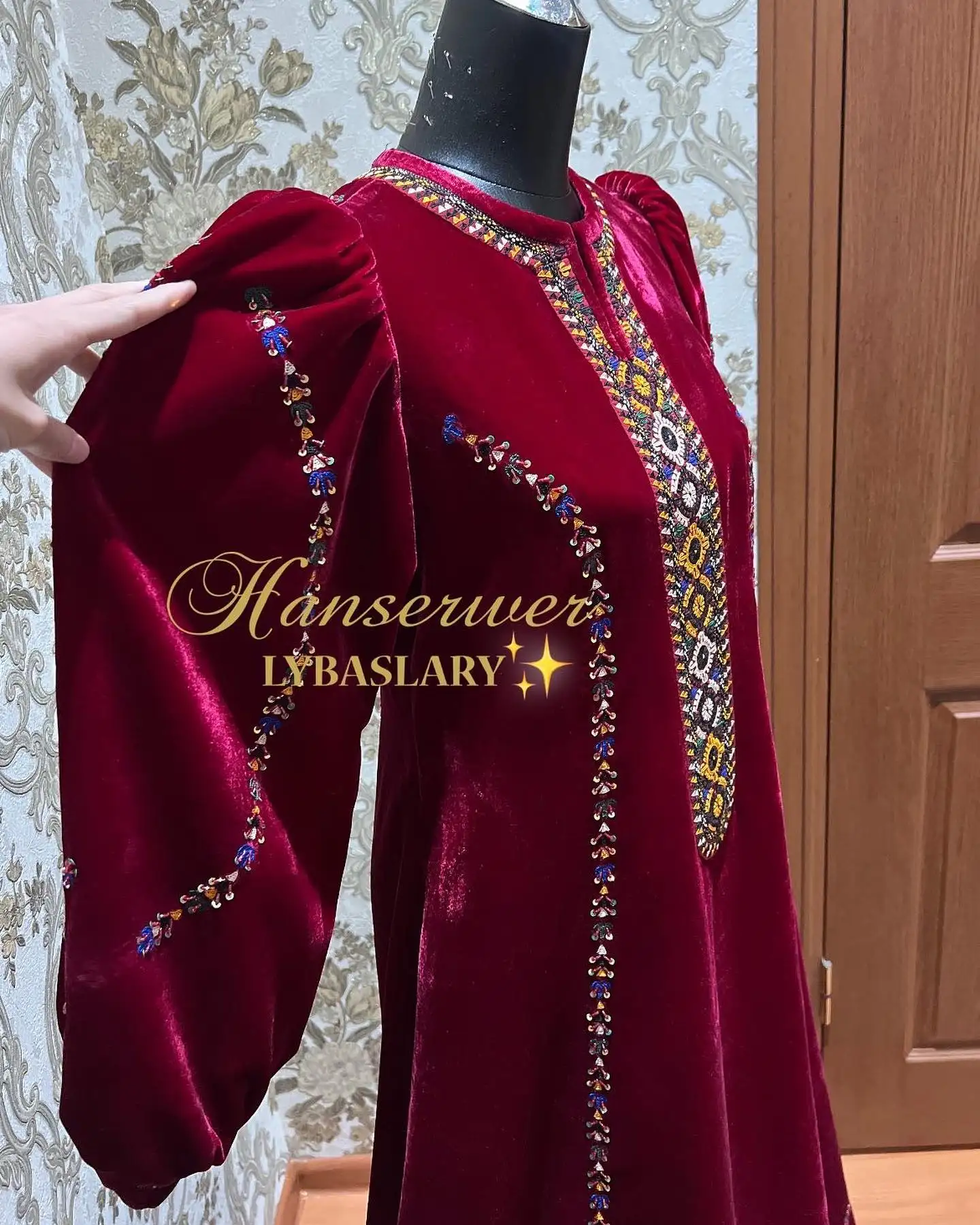 Türkmen fasonlar pombarh fasonlar Fasonlar 2025 fasonlar fason moda modalar Bezen bezen Türkmen fasonlar 2026 Türkmen fasonlar 2025 Türkmen fasonlar 2024 Türkmen fasonlar 2023 turkmenistan türkmenistan turkmen türkmen ashgabat  asgabat aşgabat balkan mary lebap dashoguz dasoguz daşoguz pombarh ponbarhat gulyupek gülýüpek stapel ştapel Gralan Çüýdeşen Abaýa Gadymy Krep Gurultaý 	Keteni Ýüpek Şifon Gipýur Lyon Welwet Atlas Kaşemir Streýç Suzana Ştapel Gülýüpek Pombarh Ýupka Gursakça Aksesuarlar Palto Penjek Okuw eşik Fata Sport eşik Uniforma Nakidka Öýme Şarf kompýuter ýaka ýaglyk Arenda köýnek 2nji el köýnek Taýyn köýnek Matalar Milli lybas milli lybaslar Toý köýnek Toý köýnekler toy koynek toy koynekler gundelik koynekler Gündelik	 
 köýnekler fata koynek Modern taze fason Eskiz koynektm turkmenkoynek türkmenkoynek fason moda moda fasonlar Iş eşik el iş	sada	ýakaly ýakasyz	keşdeli biserli	ýeňli giň nagyşly ýüregi açyk stoýka ýaka ýanly kombinasiýa 	zerli üsti aşak guşakly seçekli gysga ýeňli Uçurym köýnek  17-25 Gyzyl tomus