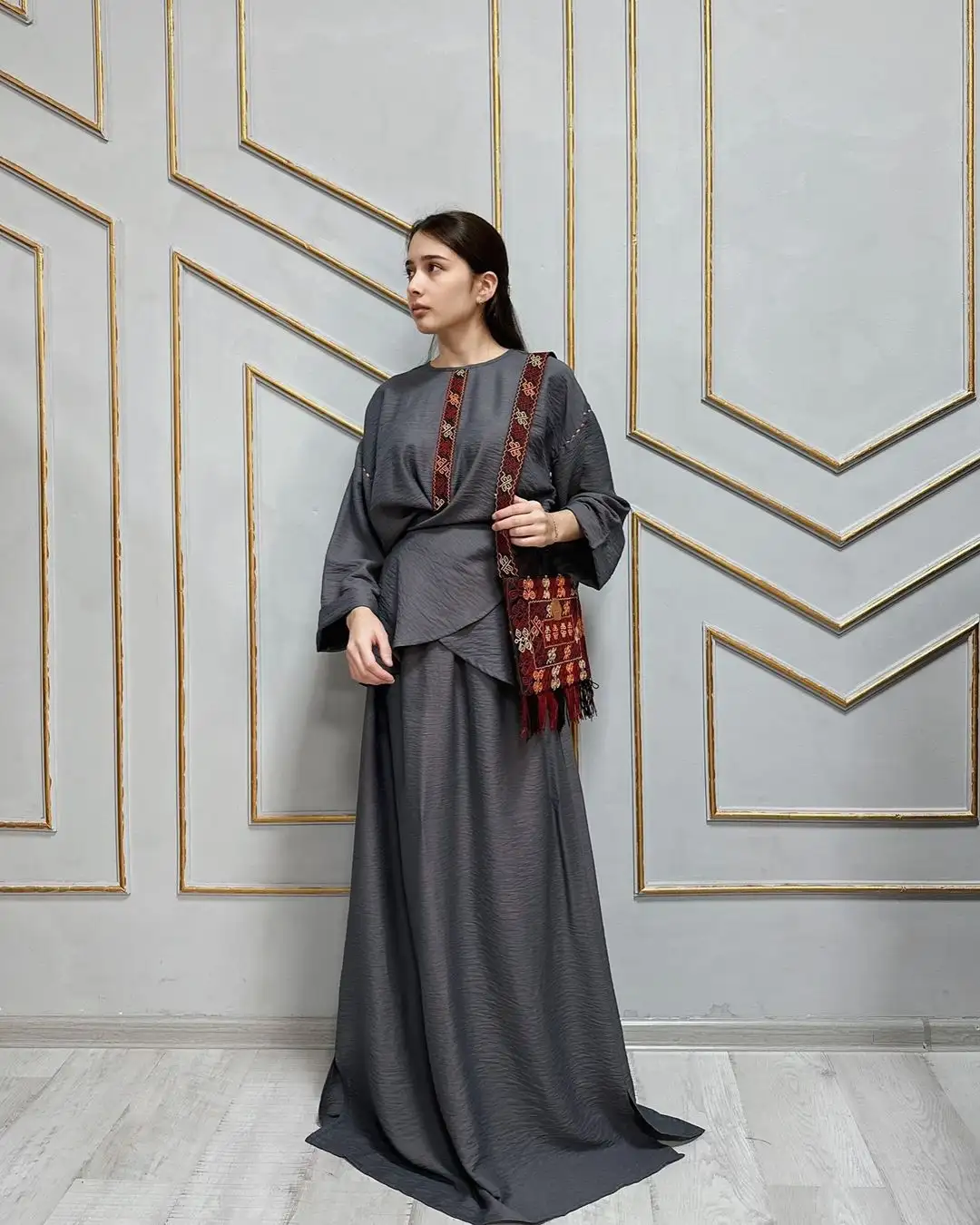 Türkmen fasonlar pombarh fasonlar Fasonlar 2025 fasonlar fason moda modalar Bezen bezen Türkmen fasonlar 2026 Türkmen fasonlar 2025 Türkmen fasonlar 2024 Türkmen fasonlar 2023 turkmenistan türkmenistan turkmen türkmen ashgabat  asgabat aşgabat balkan mary lebap dashoguz dasoguz daşoguz pombarh ponbarhat gulyupek gülýüpek stapel ştapel Gralan Çüýdeşen Abaýa Gadymy Krep Gurultaý 	Keteni Ýüpek Şifon Gipýur Lyon Welwet Atlas Kaşemir Streýç Suzana Ştapel Gülýüpek Pombarh Ýupka Gursakça Aksesuarlar Palto Penjek Okuw eşik Fata Sport eşik Uniforma Nakidka Öýme Şarf kompýuter ýaka ýaglyk Arenda köýnek 2nji el köýnek Taýyn köýnek Matalar Milli lybas milli lybaslar Toý köýnek Toý köýnekler toy koynek toy koynekler gundelik koynekler Gündelik	 
 köýnekler fata koynek Modern taze fason Eskiz koynektm turkmenkoynek türkmenkoynek fason moda moda fasonlar Iş eşik el iş	sada	ýakaly ýakasyz	keşdeli biserli	ýeňli giň nagyşly ýüregi açyk stoýka ýaka ýanly kombinasiýa 	zerli üsti aşak guşakly seçekli gysga ýeňli Ýüpek, Lyon Gündelik sada, nagyşly  Bežewyý, Gök, Goýy-gyzyl, Wizon, Goýy-çal  Taýyn köýnek