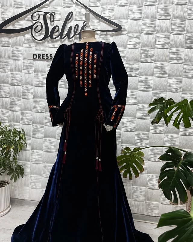 Türkmen fasonlar pombarh fasonlar Fasonlar 2025 fasonlar fason moda modalar Bezen bezen Türkmen fasonlar 2026 Türkmen fasonlar 2025 Türkmen fasonlar 2024 Türkmen fasonlar 2023 turkmenistan türkmenistan turkmen türkmen ashgabat  asgabat aşgabat balkan mary lebap dashoguz dasoguz daşoguz pombarh ponbarhat gulyupek gülýüpek stapel ştapel Gralan Çüýdeşen Abaýa Gadymy Krep Gurultaý 	Keteni Ýüpek Şifon Gipýur Lyon Welwet Atlas Kaşemir Streýç Suzana Ştapel Gülýüpek Pombarh Ýupka Gursakça Aksesuarlar Palto Penjek Okuw eşik Fata Sport eşik Uniforma Nakidka Öýme Şarf kompýuter ýaka ýaglyk Arenda köýnek 2nji el köýnek Taýyn köýnek Matalar Milli lybas milli lybaslar Toý köýnek Toý köýnekler toy koynek toy koynekler gundelik koynekler Gündelik	 
 köýnekler fata koynek Modern taze fason Eskiz koynektm turkmenkoynek türkmenkoynek fason moda moda fasonlar Iş eşik el iş	sada	ýakaly ýakasyz	keşdeli biserli	ýeňli giň nagyşly ýüregi açyk stoýka ýaka ýanly kombinasiýa 	zerli üsti aşak guşakly seçekli gysga ýeňli Panbarhat (Pombarh) Toý köýnek keşdeli, ýakasyz, ýanly, ýeňli, giň 26-35, 35+ Goýy-gök yaz, guyz, gysh