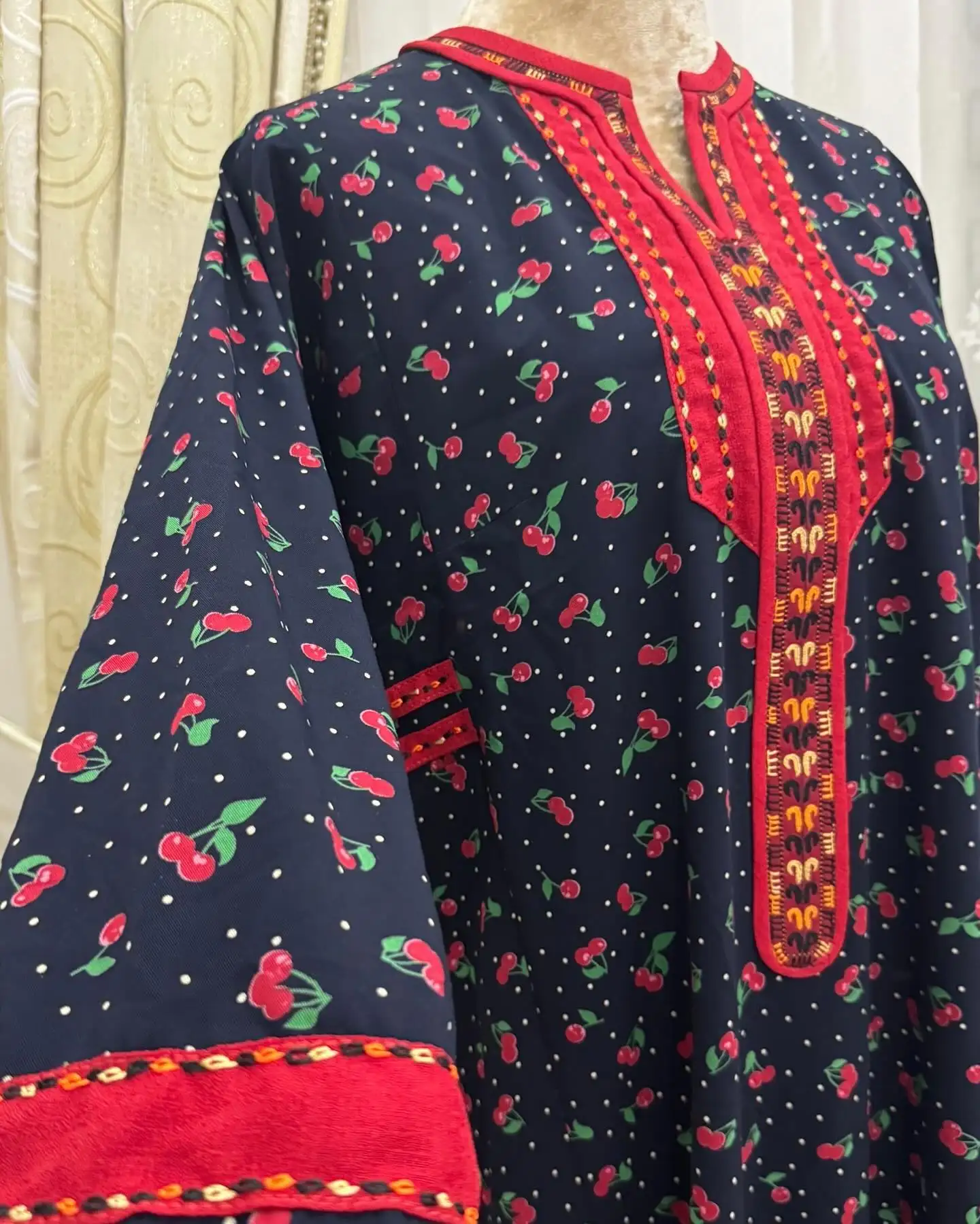 Türkmen fasonlar pombarh fasonlar Fasonlar 2025 fasonlar fason moda modalar Bezen bezen Türkmen fasonlar 2026 Türkmen fasonlar 2025 Türkmen fasonlar 2024 Türkmen fasonlar 2023 turkmenistan türkmenistan turkmen türkmen ashgabat  asgabat aşgabat balkan mary lebap dashoguz dasoguz daşoguz pombarh ponbarhat gulyupek gülýüpek stapel ştapel Gralan Çüýdeşen Abaýa Gadymy Krep Gurultaý 	Keteni Ýüpek Şifon Gipýur Lyon Welwet Atlas Kaşemir Streýç Suzana Ştapel Gülýüpek Pombarh Ýupka Gursakça Aksesuarlar Palto Penjek Okuw eşik Fata Sport eşik Uniforma Nakidka Öýme Şarf kompýuter ýaka ýaglyk Arenda köýnek 2nji el köýnek Taýyn köýnek Matalar Milli lybas milli lybaslar Toý köýnek Toý köýnekler toy koynek toy koynekler gundelik koynekler Gündelik	 
 köýnekler fata koynek Modern taze fason Eskiz koynektm turkmenkoynek türkmenkoynek fason moda moda fasonlar Iş eşik el iş	sada	ýakaly ýakasyz	keşdeli biserli	ýeňli giň nagyşly ýüregi açyk stoýka ýaka ýanly kombinasiýa 	zerli üsti aşak guşakly seçekli gysga ýeňli Ştapel  el iş, sada, ýakaly, ýeňli