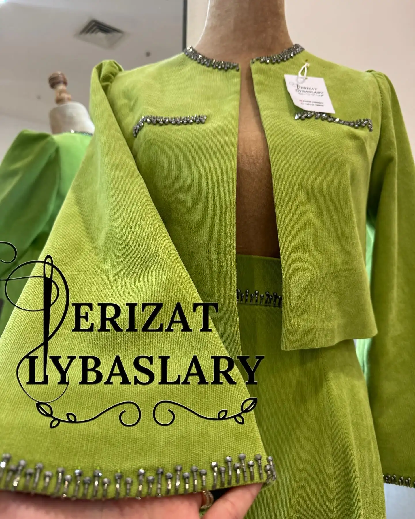 Türkmen fasonlar pombarh fasonlar Fasonlar 2025 fasonlar fason moda modalar Bezen bezen Türkmen fasonlar 2026 Türkmen fasonlar 2025 Türkmen fasonlar 2024 Türkmen fasonlar 2023 turkmenistan türkmenistan turkmen türkmen ashgabat  asgabat aşgabat balkan mary lebap dashoguz dasoguz daşoguz pombarh ponbarhat gulyupek gülýüpek stapel ştapel Gralan Çüýdeşen Abaýa Gadymy Krep Gurultaý 	Keteni Ýüpek Şifon Gipýur Lyon Welwet Atlas Kaşemir Streýç Suzana Ştapel Gülýüpek Pombarh Ýupka Gursakça Aksesuarlar Palto Penjek Okuw eşik Fata Sport eşik Uniforma Nakidka Öýme Şarf kompýuter ýaka ýaglyk Arenda köýnek 2nji el köýnek Taýyn köýnek Matalar Milli lybas milli lybaslar Toý köýnek Toý köýnekler toy koynek toy koynekler gundelik koynekler Gündelik	 
 köýnekler fata koynek Modern taze fason Eskiz koynektm turkmenkoynek türkmenkoynek fason moda moda fasonlar Iş eşik el iş	sada	ýakaly ýakasyz	keşdeli biserli	ýeňli giň nagyşly ýüregi açyk stoýka ýaka ýanly kombinasiýa 	zerli üsti aşak guşakly seçekli gysga ýeňli Welwet Toý köýnek, Gündelik üsti aşak  Goýy-ýaşyl