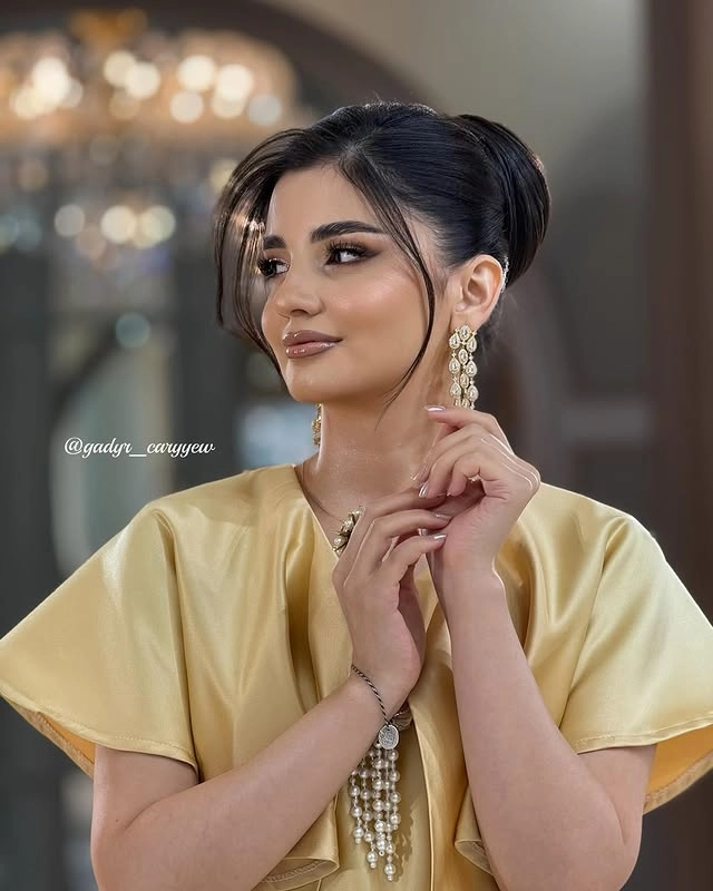 Türkmen fasonlar pombarh fasonlar Fasonlar 2025 fasonlar fason moda modalar Bezen bezen Türkmen fasonlar 2026 Türkmen fasonlar 2025 Türkmen fasonlar 2024 Türkmen fasonlar 2023 turkmenistan türkmenistan turkmen türkmen ashgabat  asgabat aşgabat balkan mary lebap dashoguz dasoguz daşoguz pombarh ponbarhat gulyupek gülýüpek stapel ştapel Gralan Çüýdeşen Abaýa Gadymy Krep Gurultaý 	Keteni Ýüpek Şifon Gipýur Lyon Welwet Atlas Kaşemir Streýç Suzana Ştapel Gülýüpek Pombarh Ýupka Gursakça Aksesuarlar Palto Penjek Okuw eşik Fata Sport eşik Uniforma Nakidka Öýme Şarf kompýuter ýaka ýaglyk Arenda köýnek 2nji el köýnek Taýyn köýnek Matalar Milli lybas milli lybaslar Toý köýnek Toý köýnekler toy koynek toy koynekler gundelik koynekler Gündelik	 
 köýnekler fata koynek Modern taze fason Eskiz koynektm turkmenkoynek türkmenkoynek fason moda moda fasonlar Iş eşik el iş	sada	ýakaly ýakasyz	keşdeli biserli	ýeňli giň nagyşly ýüregi açyk stoýka ýaka ýanly kombinasiýa 	zerli üsti aşak guşakly seçekli gysga ýeňli Lyon Toý köýnek, Modern ýakasyz, ýeňli, giň 17-25, 26-35 Altyn yaz, tomus, guyz