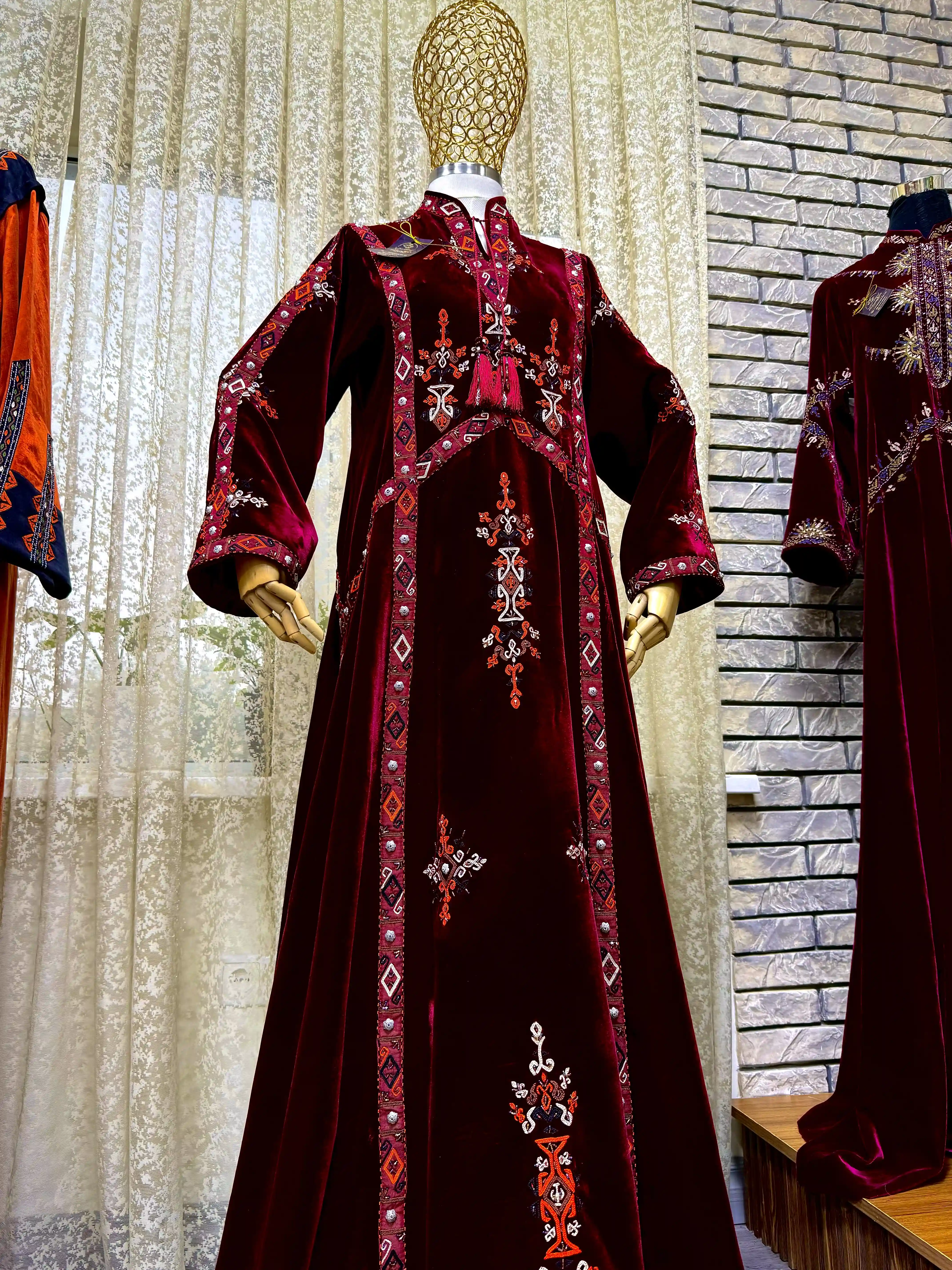 Türkmen fasonlar pombarh fasonlar Fasonlar 2025 fasonlar fason moda modalar Bezen bezen Türkmen fasonlar 2026 Türkmen fasonlar 2025 Türkmen fasonlar 2024 Türkmen fasonlar 2023 turkmenistan türkmenistan turkmen türkmen ashgabat  asgabat aşgabat balkan mary lebap dashoguz dasoguz daşoguz pombarh ponbarhat gulyupek gülýüpek stapel ştapel Gralan Çüýdeşen Abaýa Gadymy Krep Gurultaý 	Keteni Ýüpek Şifon Gipýur Lyon Welwet Atlas Kaşemir Streýç Suzana Ştapel Gülýüpek Pombarh Ýupka Gursakça Aksesuarlar Palto Penjek Okuw eşik Fata Sport eşik Uniforma Nakidka Öýme Şarf kompýuter ýaka ýaglyk Arenda köýnek 2nji el köýnek Taýyn köýnek Matalar Milli lybas milli lybaslar Toý köýnek Toý köýnekler toy koynek toy koynekler gundelik koynekler Gündelik	 
 köýnekler fata koynek Modern taze fason Eskiz koynektm turkmenkoynek türkmenkoynek fason moda moda fasonlar Iş eşik el iş	sada	ýakaly ýakasyz	keşdeli biserli	ýeňli giň nagyşly ýüregi açyk stoýka ýaka ýanly kombinasiýa 	zerli üsti aşak guşakly seçekli gysga ýeňli Panbarhat (Pombarh) Toý köýnek, Milli lybas, Uçurym köýnek el iş, keşdeli, ýakaly, ýeňli, giň, nagyşly 17-25, 26-35, 35+ Goýy-gyzyl guyz