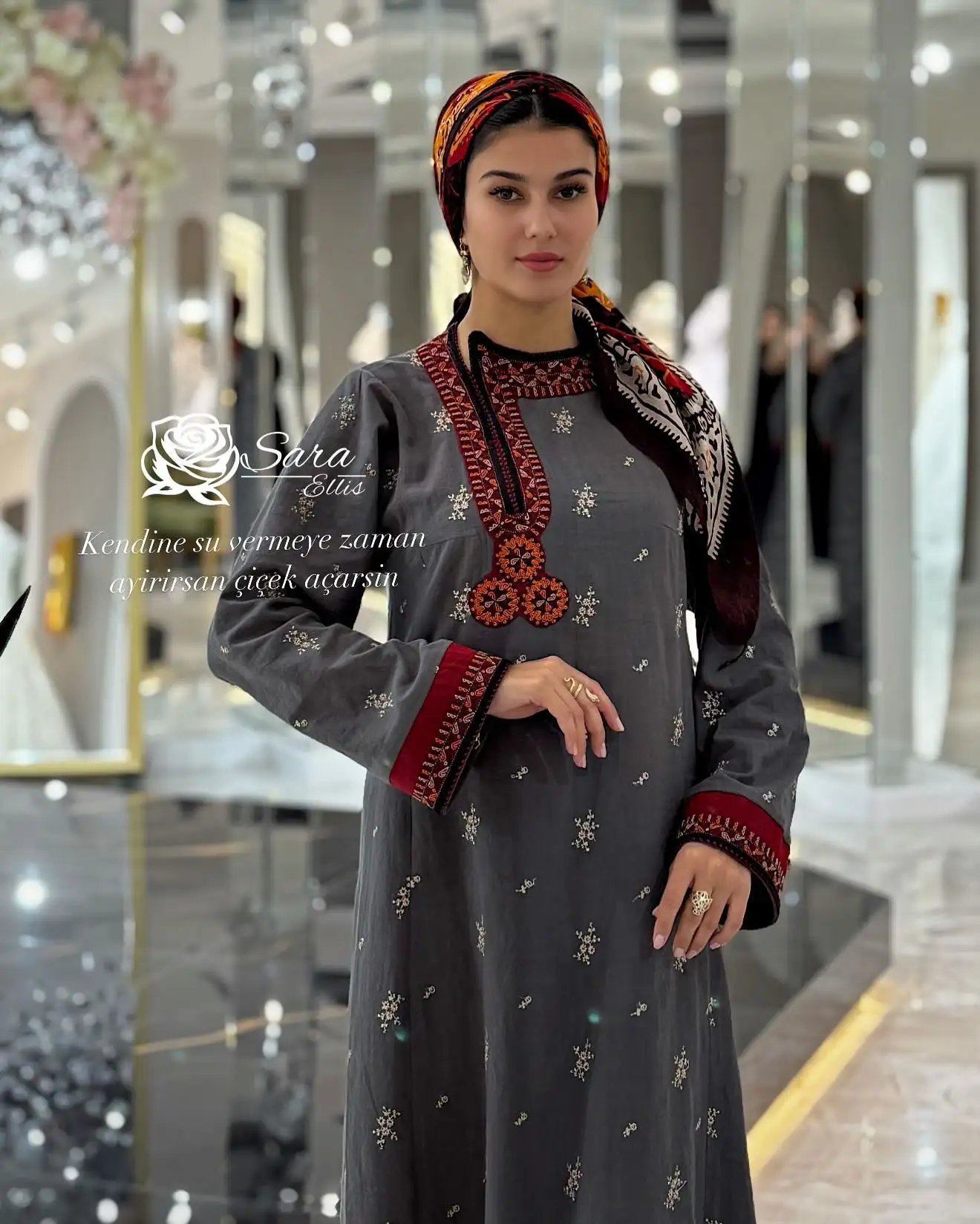 Türkmen fasonlar pombarh fasonlar Fasonlar 2025 fasonlar fason moda modalar Bezen bezen Türkmen fasonlar 2026 Türkmen fasonlar 2025 Türkmen fasonlar 2024 Türkmen fasonlar 2023 turkmenistan türkmenistan turkmen türkmen ashgabat  asgabat aşgabat balkan mary lebap dashoguz dasoguz daşoguz pombarh ponbarhat gulyupek gülýüpek stapel ştapel Gralan Çüýdeşen Abaýa Gadymy Krep Gurultaý 	Keteni Ýüpek Şifon Gipýur Lyon Welwet Atlas Kaşemir Streýç Suzana Ştapel Gülýüpek Pombarh Ýupka Gursakça Aksesuarlar Palto Penjek Okuw eşik Fata Sport eşik Uniforma Nakidka Öýme Şarf kompýuter ýaka ýaglyk Arenda köýnek 2nji el köýnek Taýyn köýnek Matalar Milli lybas milli lybaslar Toý köýnek Toý köýnekler toy koynek toy koynekler gundelik koynekler Gündelik	 
 köýnekler fata koynek Modern taze fason Eskiz koynektm turkmenkoynek türkmenkoynek fason moda moda fasonlar Iş eşik el iş	sada	ýakaly ýakasyz	keşdeli biserli	ýeňli giň nagyşly ýüregi açyk stoýka ýaka ýanly kombinasiýa 	zerli üsti aşak guşakly seçekli gysga ýeňli Toý köýnek el iş, ýakaly  Çal