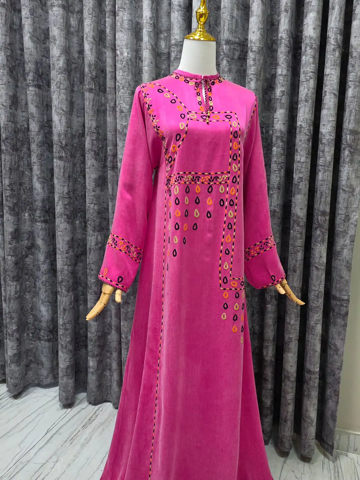 Türkmen fasonlar pombarh fasonlar Fasonlar 2025 fasonlar fason moda modalar Bezen bezen Türkmen fasonlar 2026 Türkmen fasonlar 2025 Türkmen fasonlar 2024 Türkmen fasonlar 2023 turkmenistan türkmenistan turkmen türkmen ashgabat  asgabat aşgabat balkan mary lebap dashoguz dasoguz daşoguz pombarh ponbarhat gulyupek gülýüpek stapel ştapel Gralan Çüýdeşen Abaýa Gadymy Krep Gurultaý 	Keteni Ýüpek Şifon Gipýur Lyon Welwet Atlas Kaşemir Streýç Suzana Ştapel Gülýüpek Pombarh Ýupka Gursakça Aksesuarlar Palto Penjek Okuw eşik Fata Sport eşik Uniforma Nakidka Öýme Şarf kompýuter ýaka ýaglyk Arenda köýnek 2nji el köýnek Taýyn köýnek Matalar Milli lybas milli lybaslar Toý köýnek Toý köýnekler toy koynek toy koynekler gundelik koynekler Gündelik	 
 köýnekler fata koynek Modern taze fason Eskiz koynektm turkmenkoynek türkmenkoynek fason moda moda fasonlar Iş eşik el iş	sada	ýakaly ýakasyz	keşdeli biserli	ýeňli giň nagyşly ýüregi açyk stoýka ýaka ýanly kombinasiýa 	zerli üsti aşak guşakly seçekli gysga ýeňli Gülýüpek Toý köýnek, Milli lybas el iş, keşdeli, ýeňli, giň 17-25, 26-35 Gülgüne, Gyzyl yaz, tomus, guyz, gysh