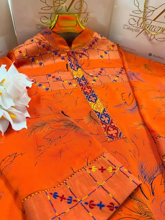 Türkmen fasonlar pombarh fasonlar Fasonlar 2025 fasonlar fason moda modalar Bezen bezen Türkmen fasonlar 2026 Türkmen fasonlar 2025 Türkmen fasonlar 2024 Türkmen fasonlar 2023 turkmenistan türkmenistan turkmen türkmen ashgabat  asgabat aşgabat balkan mary lebap dashoguz dasoguz daşoguz pombarh ponbarhat gulyupek gülýüpek stapel ştapel Gralan Çüýdeşen Abaýa Gadymy Krep Gurultaý 	Keteni Ýüpek Şifon Gipýur Lyon Welwet Atlas Kaşemir Streýç Suzana Ştapel Gülýüpek Pombarh Ýupka Gursakça Aksesuarlar Palto Penjek Okuw eşik Fata Sport eşik Uniforma Nakidka Öýme Şarf kompýuter ýaka ýaglyk Arenda köýnek 2nji el köýnek Taýyn köýnek Matalar Milli lybas milli lybaslar Toý köýnek Toý köýnekler toy koynek toy koynekler gundelik koynekler Gündelik	 
 köýnekler fata koynek Modern taze fason Eskiz koynektm turkmenkoynek türkmenkoynek fason moda moda fasonlar Iş eşik el iş	sada	ýakaly ýakasyz	keşdeli biserli	ýeňli giň nagyşly ýüregi açyk stoýka ýaka ýanly kombinasiýa 	zerli üsti aşak guşakly seçekli gysga ýeňli Gündelik keşdeli, ýakaly, ýeňli, giň, nagyşly 26-35, 35+ Gyzyl, Mämişi yaz, tomus, guyz, gysh