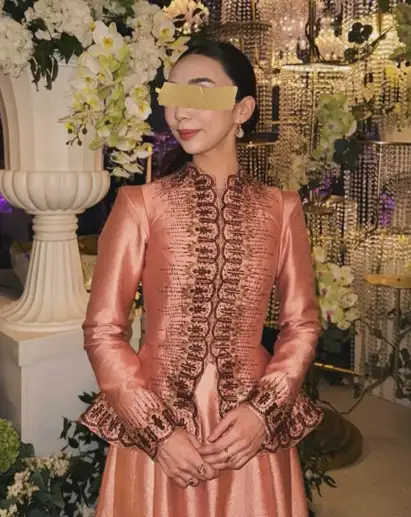 Türkmen fasonlar pombarh fasonlar Fasonlar 2025 fasonlar fason moda modalar Bezen bezen Türkmen fasonlar 2026 Türkmen fasonlar 2025 Türkmen fasonlar 2024 Türkmen fasonlar 2023 turkmenistan türkmenistan turkmen türkmen ashgabat  asgabat aşgabat balkan mary lebap dashoguz dasoguz daşoguz pombarh ponbarhat gulyupek gülýüpek stapel ştapel Gralan Çüýdeşen Abaýa Gadymy Krep Gurultaý 	Keteni Ýüpek Şifon Gipýur Lyon Welwet Atlas Kaşemir Streýç Suzana Ştapel Gülýüpek Pombarh Ýupka Gursakça Aksesuarlar Palto Penjek Okuw eşik Fata Sport eşik Uniforma Nakidka Öýme Şarf kompýuter ýaka ýaglyk Arenda köýnek 2nji el köýnek Taýyn köýnek Matalar Milli lybas milli lybaslar Toý köýnek Toý köýnekler toy koynek toy koynekler gundelik koynekler Gündelik	 
 köýnekler fata koynek Modern taze fason Eskiz koynektm turkmenkoynek türkmenkoynek fason moda moda fasonlar Iş eşik el iş	sada	ýakaly ýakasyz	keşdeli biserli	ýeňli giň nagyşly ýüregi açyk stoýka ýaka ýanly kombinasiýa 	zerli üsti aşak guşakly seçekli gysga ýeňli 