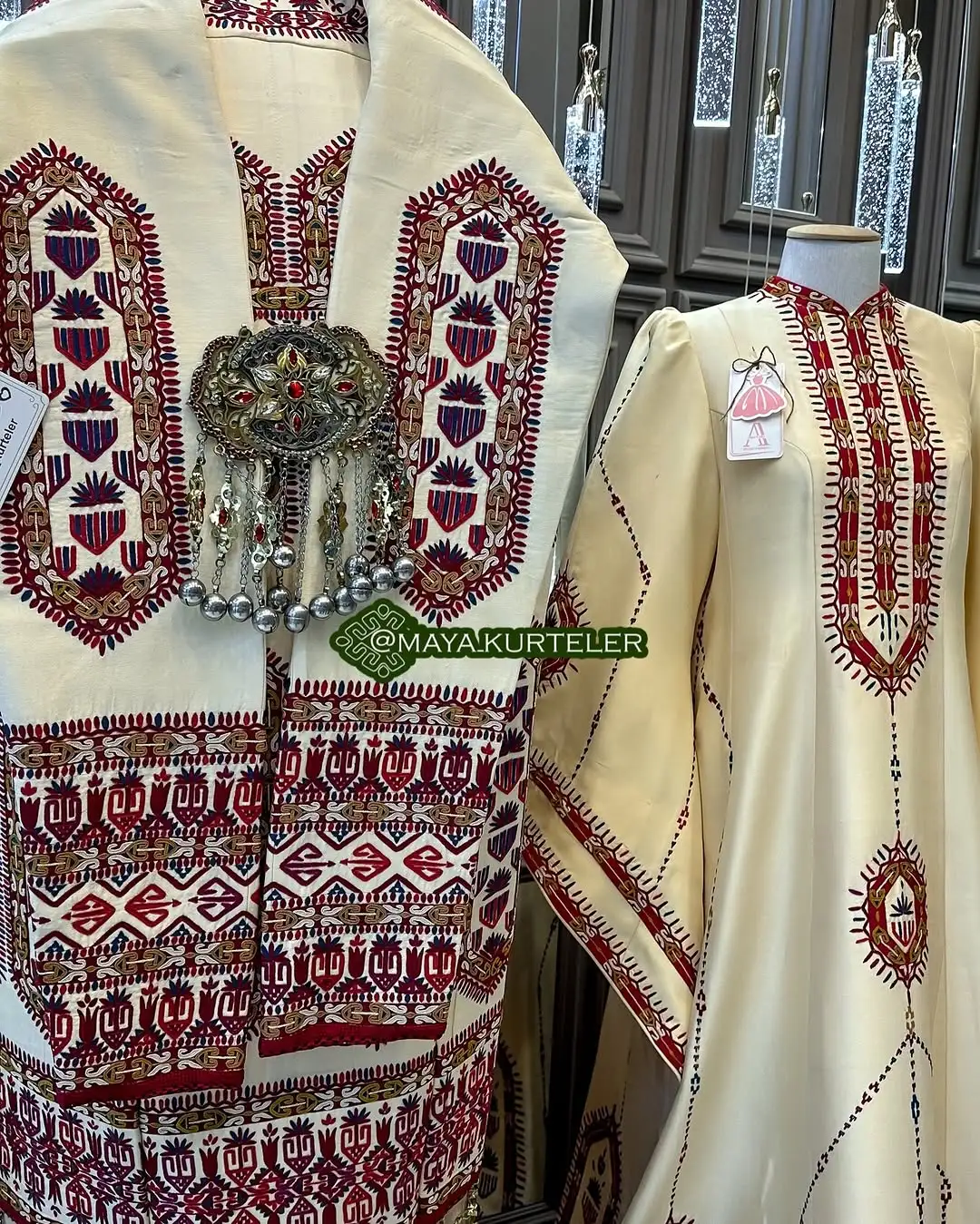 Türkmen fasonlar pombarh fasonlar Fasonlar 2025 fasonlar fason moda modalar Bezen bezen Türkmen fasonlar 2026 Türkmen fasonlar 2025 Türkmen fasonlar 2024 Türkmen fasonlar 2023 turkmenistan türkmenistan turkmen türkmen ashgabat  asgabat aşgabat balkan mary lebap dashoguz dasoguz daşoguz pombarh ponbarhat gulyupek gülýüpek stapel ştapel Gralan Çüýdeşen Abaýa Gadymy Krep Gurultaý 	Keteni Ýüpek Şifon Gipýur Lyon Welwet Atlas Kaşemir Streýç Suzana Ştapel Gülýüpek Pombarh Ýupka Gursakça Aksesuarlar Palto Penjek Okuw eşik Fata Sport eşik Uniforma Nakidka Öýme Şarf kompýuter ýaka ýaglyk Arenda köýnek 2nji el köýnek Taýyn köýnek Matalar Milli lybas milli lybaslar Toý köýnek Toý köýnekler toy koynek toy koynekler gundelik koynekler Gündelik	 
 köýnekler fata koynek Modern taze fason Eskiz koynektm turkmenkoynek türkmenkoynek fason moda moda fasonlar Iş eşik el iş	sada	ýakaly ýakasyz	keşdeli biserli	ýeňli giň nagyşly ýüregi açyk stoýka ýaka ýanly kombinasiýa 	zerli üsti aşak guşakly seçekli gysga ýeňli Keteni Toý köýnek, Milli lybas el iş, keşdeli, ýakaly, ýeňli, giň, nagyşly 17-25, 26-35 Bežewyý, Altyn