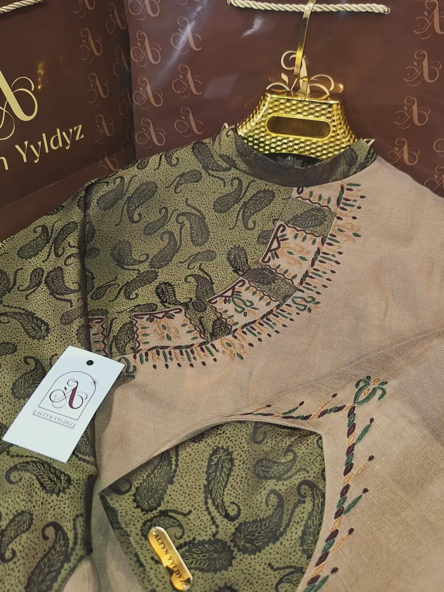 Türkmen fasonlar pombarh fasonlar Fasonlar 2025 fasonlar fason moda modalar Bezen bezen Türkmen fasonlar 2026 Türkmen fasonlar 2025 Türkmen fasonlar 2024 Türkmen fasonlar 2023 turkmenistan türkmenistan turkmen türkmen ashgabat  asgabat aşgabat balkan mary lebap dashoguz dasoguz daşoguz pombarh ponbarhat gulyupek gülýüpek stapel ştapel Gralan Çüýdeşen Abaýa Gadymy Krep Gurultaý 	Keteni Ýüpek Şifon Gipýur Lyon Welwet Atlas Kaşemir Streýç Suzana Ştapel Gülýüpek Pombarh Ýupka Gursakça Aksesuarlar Palto Penjek Okuw eşik Fata Sport eşik Uniforma Nakidka Öýme Şarf kompýuter ýaka ýaglyk Arenda köýnek 2nji el köýnek Taýyn köýnek Matalar Milli lybas milli lybaslar Toý köýnek Toý köýnekler toy koynek toy koynekler gundelik koynekler Gündelik	 
 köýnekler fata koynek Modern taze fason Eskiz koynektm turkmenkoynek türkmenkoynek fason moda moda fasonlar Iş eşik el iş	sada	ýakaly ýakasyz	keşdeli biserli	ýeňli giň nagyşly ýüregi açyk stoýka ýaka ýanly kombinasiýa 	zerli üsti aşak guşakly seçekli gysga ýeňli 