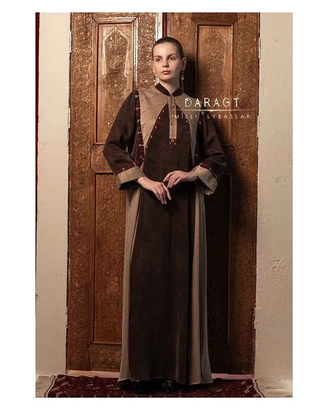 Türkmen fasonlar pombarh fasonlar Fasonlar 2025 fasonlar fason moda modalar Bezen bezen Türkmen fasonlar 2026 Türkmen fasonlar 2025 Türkmen fasonlar 2024 Türkmen fasonlar 2023 turkmenistan türkmenistan turkmen türkmen ashgabat  asgabat aşgabat balkan mary lebap dashoguz dasoguz daşoguz pombarh ponbarhat gulyupek gülýüpek stapel ştapel Gralan Çüýdeşen Abaýa Gadymy Krep Gurultaý 	Keteni Ýüpek Şifon Gipýur Lyon Welwet Atlas Kaşemir Streýç Suzana Ştapel Gülýüpek Pombarh Ýupka Gursakça Aksesuarlar Palto Penjek Okuw eşik Fata Sport eşik Uniforma Nakidka Öýme Şarf kompýuter ýaka ýaglyk Arenda köýnek 2nji el köýnek Taýyn köýnek Matalar Milli lybas milli lybaslar Toý köýnek Toý köýnekler toy koynek toy koynekler gundelik koynekler Gündelik	 
 köýnekler fata koynek Modern taze fason Eskiz koynektm turkmenkoynek türkmenkoynek fason moda moda fasonlar Iş eşik el iş	sada	ýakaly ýakasyz	keşdeli biserli	ýeňli giň nagyşly ýüregi açyk stoýka ýaka ýanly kombinasiýa 	zerli üsti aşak guşakly seçekli gysga ýeňli Gülýüpek Gündelik, Milli lybas el iş, ýakasyz, ýeňli, giň, nagyşly 17-25 Goýy-goňur yaz, tomus, guyz