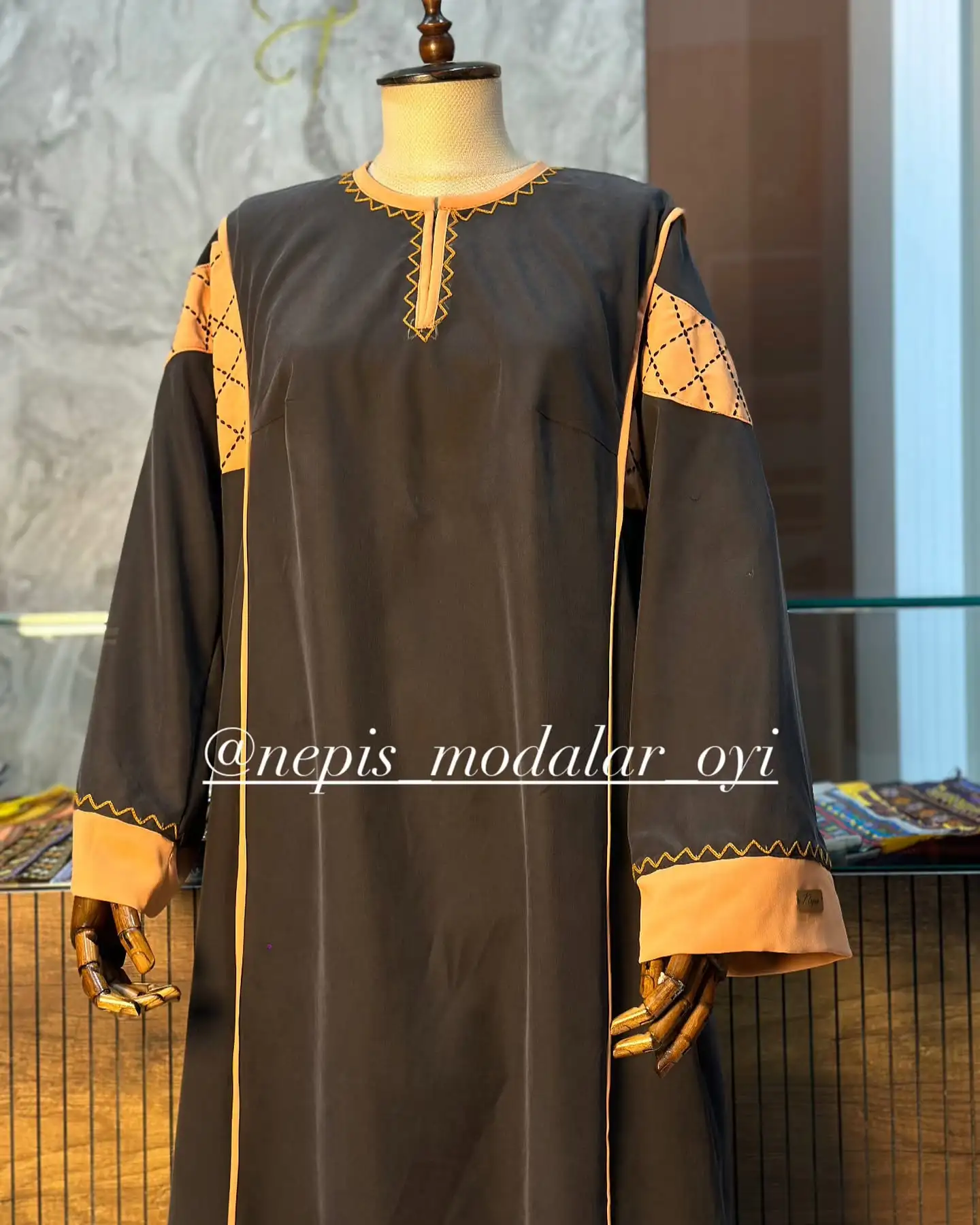 Türkmen fasonlar pombarh fasonlar Fasonlar 2025 fasonlar fason moda modalar Bezen bezen Türkmen fasonlar 2026 Türkmen fasonlar 2025 Türkmen fasonlar 2024 Türkmen fasonlar 2023 turkmenistan türkmenistan turkmen türkmen ashgabat  asgabat aşgabat balkan mary lebap dashoguz dasoguz daşoguz pombarh ponbarhat gulyupek gülýüpek stapel ştapel Gralan Çüýdeşen Abaýa Gadymy Krep Gurultaý 	Keteni Ýüpek Şifon Gipýur Lyon Welwet Atlas Kaşemir Streýç Suzana Ştapel Gülýüpek Pombarh Ýupka Gursakça Aksesuarlar Palto Penjek Okuw eşik Fata Sport eşik Uniforma Nakidka Öýme Şarf kompýuter ýaka ýaglyk Arenda köýnek 2nji el köýnek Taýyn köýnek Matalar Milli lybas milli lybaslar Toý köýnek Toý köýnekler toy koynek toy koynekler gundelik koynekler Gündelik	 
 köýnekler fata koynek Modern taze fason Eskiz koynektm turkmenkoynek türkmenkoynek fason moda moda fasonlar Iş eşik el iş	sada	ýakaly ýakasyz	keşdeli biserli	ýeňli giň nagyşly ýüregi açyk stoýka ýaka ýanly kombinasiýa 	zerli üsti aşak guşakly seçekli gysga ýeňli Lyon Gündelik el iş, ýakasyz  Goýy-goňur