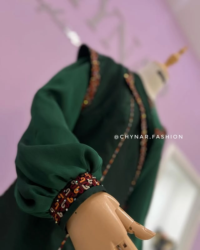 Türkmen fasonlar pombarh fasonlar Fasonlar 2025 fasonlar fason moda modalar Bezen bezen Türkmen fasonlar 2026 Türkmen fasonlar 2025 Türkmen fasonlar 2024 Türkmen fasonlar 2023 turkmenistan türkmenistan turkmen türkmen ashgabat  asgabat aşgabat balkan mary lebap dashoguz dasoguz daşoguz pombarh ponbarhat gulyupek gülýüpek stapel ştapel Gralan Çüýdeşen Abaýa Gadymy Krep Gurultaý 	Keteni Ýüpek Şifon Gipýur Lyon Welwet Atlas Kaşemir Streýç Suzana Ştapel Gülýüpek Pombarh Ýupka Gursakça Aksesuarlar Palto Penjek Okuw eşik Fata Sport eşik Uniforma Nakidka Öýme Şarf kompýuter ýaka ýaglyk Arenda köýnek 2nji el köýnek Taýyn köýnek Matalar Milli lybas milli lybaslar Toý köýnek Toý köýnekler toy koynek toy koynekler gundelik koynekler Gündelik	 
 köýnekler fata koynek Modern taze fason Eskiz koynektm turkmenkoynek türkmenkoynek fason moda moda fasonlar Iş eşik el iş	sada	ýakaly ýakasyz	keşdeli biserli	ýeňli giň nagyşly ýüregi açyk stoýka ýaka ýanly kombinasiýa 	zerli üsti aşak guşakly seçekli gysga ýeňli Gülýüpek, Panbarhat (Pombarh) Toý köýnek, Milli lybas el iş, ýakasyz, ýeňli, giň, kombinasiýa 26-35 Haki, Goýy-ýaşyl yaz, guyz