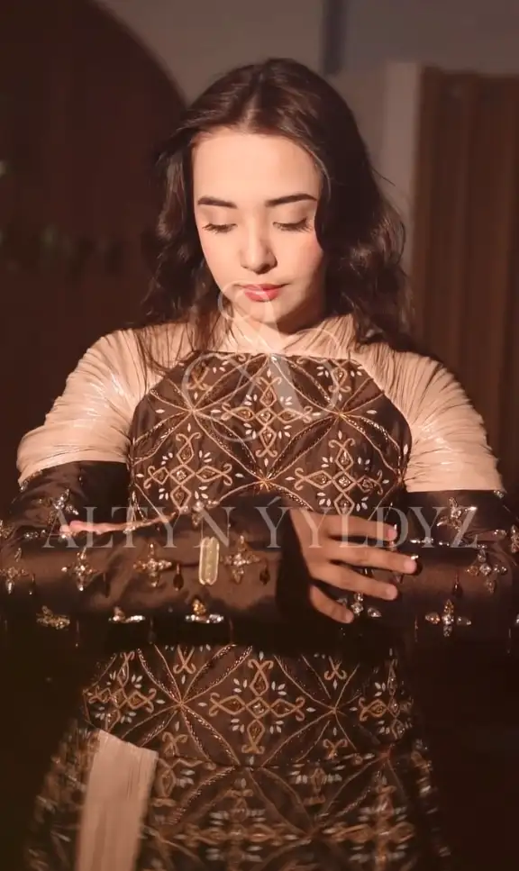 Türkmen fasonlar pombarh fasonlar Fasonlar 2025 fasonlar fason moda modalar Bezen bezen Türkmen fasonlar 2026 Türkmen fasonlar 2025 Türkmen fasonlar 2024 Türkmen fasonlar 2023 turkmenistan türkmenistan turkmen türkmen ashgabat  asgabat aşgabat balkan mary lebap dashoguz dasoguz daşoguz pombarh ponbarhat gulyupek gülýüpek stapel ştapel Gralan Çüýdeşen Abaýa Gadymy Krep Gurultaý 	Keteni Ýüpek Şifon Gipýur Lyon Welwet Atlas Kaşemir Streýç Suzana Ştapel Gülýüpek Pombarh Ýupka Gursakça Aksesuarlar Palto Penjek Okuw eşik Fata Sport eşik Uniforma Nakidka Öýme Şarf kompýuter ýaka ýaglyk Arenda köýnek 2nji el köýnek Taýyn köýnek Matalar Milli lybas milli lybaslar Toý köýnek Toý köýnekler toy koynek toy koynekler gundelik koynekler Gündelik	 
 köýnekler fata koynek Modern taze fason Eskiz koynektm turkmenkoynek türkmenkoynek fason moda moda fasonlar Iş eşik el iş	sada	ýakaly ýakasyz	keşdeli biserli	ýeňli giň nagyşly ýüregi açyk stoýka ýaka ýanly kombinasiýa 	zerli üsti aşak guşakly seçekli gysga ýeňli Toý köýnek el iş, ýakasyz, ýeňli, giň, nagyşly, gaş 17-25, 26-35  yaz, tomus, guyz, gysh