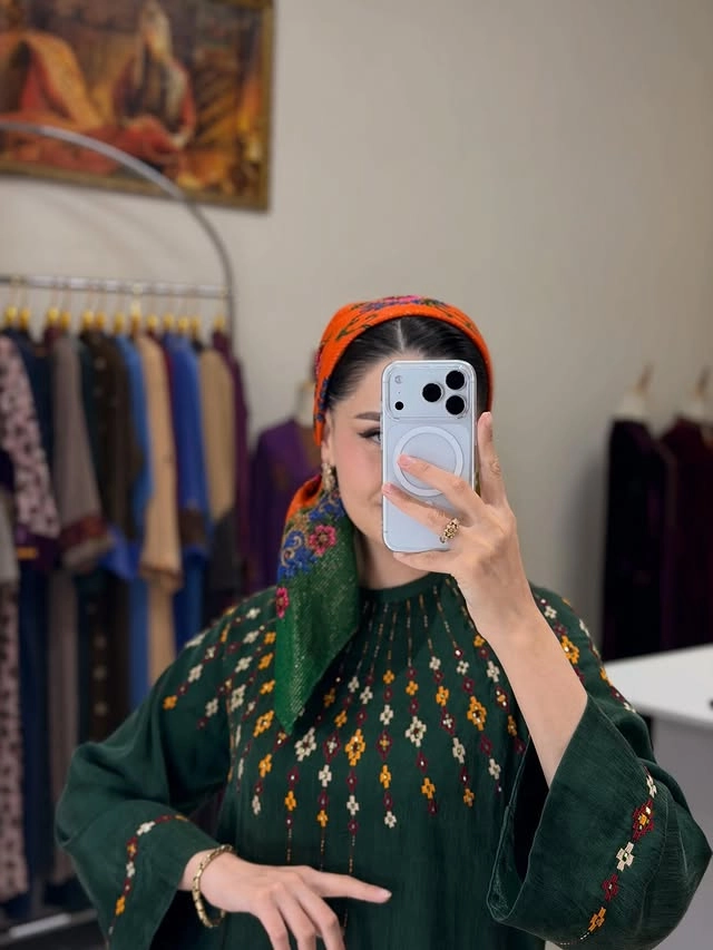 Türkmen fasonlar pombarh fasonlar Fasonlar 2025 fasonlar fason moda modalar Bezen bezen Türkmen fasonlar 2026 Türkmen fasonlar 2025 Türkmen fasonlar 2024 Türkmen fasonlar 2023 turkmenistan türkmenistan turkmen türkmen ashgabat  asgabat aşgabat balkan mary lebap dashoguz dasoguz daşoguz pombarh ponbarhat gulyupek gülýüpek stapel ştapel Gralan Çüýdeşen Abaýa Gadymy Krep Gurultaý 	Keteni Ýüpek Şifon Gipýur Lyon Welwet Atlas Kaşemir Streýç Suzana Ştapel Gülýüpek Pombarh Ýupka Gursakça Aksesuarlar Palto Penjek Okuw eşik Fata Sport eşik Uniforma Nakidka Öýme Şarf kompýuter ýaka ýaglyk Arenda köýnek 2nji el köýnek Taýyn köýnek Matalar Milli lybas milli lybaslar Toý köýnek Toý köýnekler toy koynek toy koynekler gundelik koynekler Gündelik	 
 köýnekler fata koynek Modern taze fason Eskiz koynektm turkmenkoynek türkmenkoynek fason moda moda fasonlar Iş eşik el iş	sada	ýakaly ýakasyz	keşdeli biserli	ýeňli giň nagyşly ýüregi açyk stoýka ýaka ýanly kombinasiýa 	zerli üsti aşak guşakly seçekli gysga ýeňli 