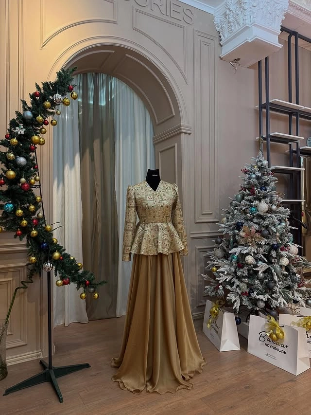 Türkmen fasonlar pombarh fasonlar Fasonlar 2025 fasonlar fason moda modalar Bezen bezen Türkmen fasonlar 2026 Türkmen fasonlar 2025 Türkmen fasonlar 2024 Türkmen fasonlar 2023 turkmenistan türkmenistan turkmen türkmen ashgabat  asgabat aşgabat balkan mary lebap dashoguz dasoguz daşoguz pombarh ponbarhat gulyupek gülýüpek stapel ştapel Gralan Çüýdeşen Abaýa Gadymy Krep Gurultaý 	Keteni Ýüpek Şifon Gipýur Lyon Welwet Atlas Kaşemir Streýç Suzana Ştapel Gülýüpek Pombarh Ýupka Gursakça Aksesuarlar Palto Penjek Okuw eşik Fata Sport eşik Uniforma Nakidka Öýme Şarf kompýuter ýaka ýaglyk Arenda köýnek 2nji el köýnek Taýyn köýnek Matalar Milli lybas milli lybaslar Toý köýnek Toý köýnekler toy koynek toy koynekler gundelik koynekler Gündelik	 
 köýnekler fata koynek Modern taze fason Eskiz koynektm turkmenkoynek türkmenkoynek fason moda moda fasonlar Iş eşik el iş	sada	ýakaly ýakasyz	keşdeli biserli	ýeňli giň nagyşly ýüregi açyk stoýka ýaka ýanly kombinasiýa 	zerli üsti aşak guşakly seçekli gysga ýeňli 