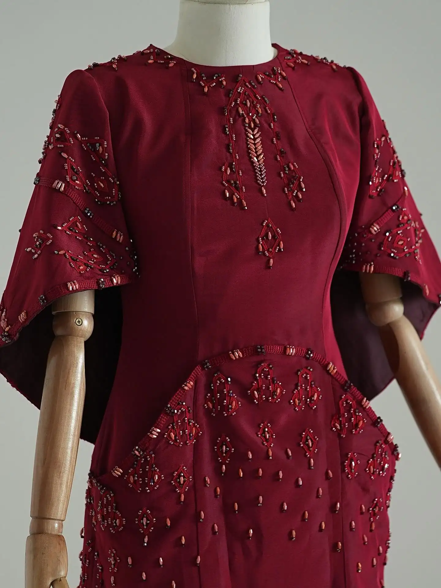 Türkmen fasonlar pombarh fasonlar Fasonlar 2025 fasonlar fason moda modalar Bezen bezen Türkmen fasonlar 2026 Türkmen fasonlar 2025 Türkmen fasonlar 2024 Türkmen fasonlar 2023 turkmenistan türkmenistan turkmen türkmen ashgabat  asgabat aşgabat balkan mary lebap dashoguz dasoguz daşoguz pombarh ponbarhat gulyupek gülýüpek stapel ştapel Gralan Çüýdeşen Abaýa Gadymy Krep Gurultaý 	Keteni Ýüpek Şifon Gipýur Lyon Welwet Atlas Kaşemir Streýç Suzana Ştapel Gülýüpek Pombarh Ýupka Gursakça Aksesuarlar Palto Penjek Okuw eşik Fata Sport eşik Uniforma Nakidka Öýme Şarf kompýuter ýaka ýaglyk Arenda köýnek 2nji el köýnek Taýyn köýnek Matalar Milli lybas milli lybaslar Toý köýnek Toý köýnekler toy koynek toy koynekler gundelik koynekler Gündelik	 
 köýnekler fata koynek Modern taze fason Eskiz koynektm turkmenkoynek türkmenkoynek fason moda moda fasonlar Iş eşik el iş	sada	ýakaly ýakasyz	keşdeli biserli	ýeňli giň nagyşly ýüregi açyk stoýka ýaka ýanly kombinasiýa 	zerli üsti aşak guşakly seçekli gysga ýeňli Şantu Toý köýnek el iş, ýakasyz, biserli, gysga ýeňli, giň, nagyşly 26-35 Goýy-gyzyl yaz, tomus, guyz Taýyn köýnek