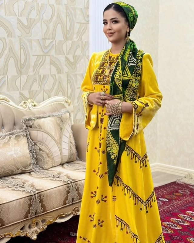 Türkmen fasonlar pombarh fasonlar Fasonlar 2025 fasonlar fason moda modalar Bezen bezen Türkmen fasonlar 2026 Türkmen fasonlar 2025 Türkmen fasonlar 2024 Türkmen fasonlar 2023 turkmenistan türkmenistan turkmen türkmen ashgabat  asgabat aşgabat balkan mary lebap dashoguz dasoguz daşoguz pombarh ponbarhat gulyupek gülýüpek stapel ştapel Gralan Çüýdeşen Abaýa Gadymy Krep Gurultaý 	Keteni Ýüpek Şifon Gipýur Lyon Welwet Atlas Kaşemir Streýç Suzana Ştapel Gülýüpek Pombarh Ýupka Gursakça Aksesuarlar Palto Penjek Okuw eşik Fata Sport eşik Uniforma Nakidka Öýme Şarf kompýuter ýaka ýaglyk Arenda köýnek 2nji el köýnek Taýyn köýnek Matalar Milli lybas milli lybaslar Toý köýnek Toý köýnekler toy koynek toy koynekler gundelik koynekler Gündelik	 
 köýnekler fata koynek Modern taze fason Eskiz koynektm turkmenkoynek türkmenkoynek fason moda moda fasonlar Iş eşik el iş	sada	ýakaly ýakasyz	keşdeli biserli	ýeňli giň nagyşly ýüregi açyk stoýka ýaka ýanly kombinasiýa 	zerli üsti aşak guşakly seçekli gysga ýeňli Panbarhat (Pombarh) Gündelik el iş, keşdeli, ýakasyz, ýanly, ýeňli, giň, nagyşly 17-25, 26-35 Sary yaz, tomus, guyz