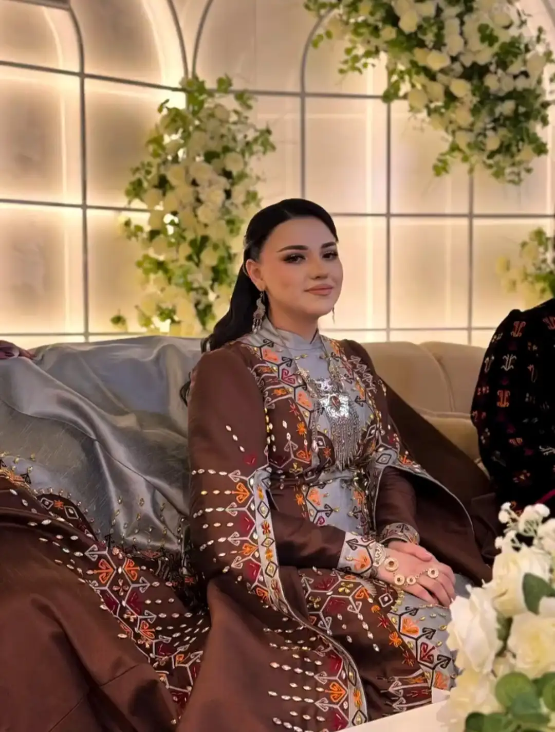 Türkmen fasonlar pombarh fasonlar Fasonlar 2025 fasonlar fason moda modalar Bezen bezen Türkmen fasonlar 2026 Türkmen fasonlar 2025 Türkmen fasonlar 2024 Türkmen fasonlar 2023 turkmenistan türkmenistan turkmen türkmen ashgabat  asgabat aşgabat balkan mary lebap dashoguz dasoguz daşoguz pombarh ponbarhat gulyupek gülýüpek stapel ştapel Gralan Çüýdeşen Abaýa Gadymy Krep Gurultaý 	Keteni Ýüpek Şifon Gipýur Lyon Welwet Atlas Kaşemir Streýç Suzana Ştapel Gülýüpek Pombarh Ýupka Gursakça Aksesuarlar Palto Penjek Okuw eşik Fata Sport eşik Uniforma Nakidka Öýme Şarf kompýuter ýaka ýaglyk Arenda köýnek 2nji el köýnek Taýyn köýnek Matalar Milli lybas milli lybaslar Toý köýnek Toý köýnekler toy koynek toy koynekler gundelik koynekler Gündelik	 
 köýnekler fata koynek Modern taze fason Eskiz koynektm turkmenkoynek türkmenkoynek fason moda moda fasonlar Iş eşik el iş	sada	ýakaly ýakasyz	keşdeli biserli	ýeňli giň nagyşly ýüregi açyk stoýka ýaka ýanly kombinasiýa 	zerli üsti aşak guşakly seçekli gysga ýeňli Lyon, Ýüpek, Keteni Toý köýnek el iş, keşdeli, ýakasyz, ýeňli, kombinasiýa, nagyşly, seçekli 17-25, 26-35 Goňur, Kümüş yaz, tomus