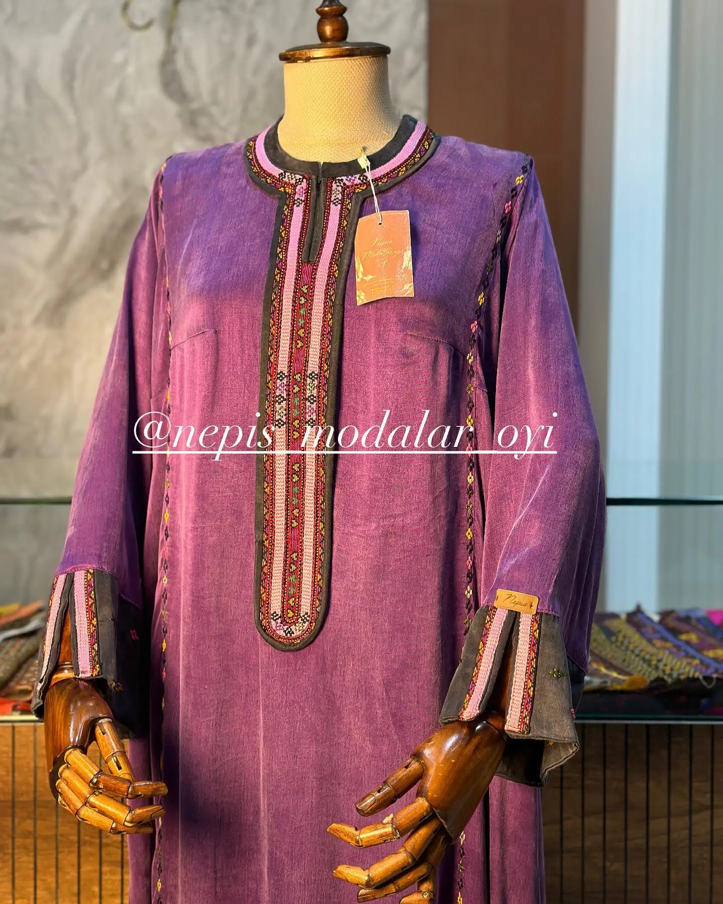 Türkmen fasonlar pombarh fasonlar Fasonlar 2025 fasonlar fason moda modalar Bezen bezen Türkmen fasonlar 2026 Türkmen fasonlar 2025 Türkmen fasonlar 2024 Türkmen fasonlar 2023 turkmenistan türkmenistan turkmen türkmen ashgabat  asgabat aşgabat balkan mary lebap dashoguz dasoguz daşoguz pombarh ponbarhat gulyupek gülýüpek stapel ştapel Gralan Çüýdeşen Abaýa Gadymy Krep Gurultaý 	Keteni Ýüpek Şifon Gipýur Lyon Welwet Atlas Kaşemir Streýç Suzana Ştapel Gülýüpek Pombarh Ýupka Gursakça Aksesuarlar Palto Penjek Okuw eşik Fata Sport eşik Uniforma Nakidka Öýme Şarf kompýuter ýaka ýaglyk Arenda köýnek 2nji el köýnek Taýyn köýnek Matalar Milli lybas milli lybaslar Toý köýnek Toý köýnekler toy koynek toy koynekler gundelik koynekler Gündelik	 
 köýnekler fata koynek Modern taze fason Eskiz koynektm turkmenkoynek türkmenkoynek fason moda moda fasonlar Iş eşik el iş	sada	ýakaly ýakasyz	keşdeli biserli	ýeňli giň nagyşly ýüregi açyk stoýka ýaka ýanly kombinasiýa 	zerli üsti aşak guşakly seçekli gysga ýeňli Gülýüpek Toý köýnek, Gündelik el iş, ýakaly  Gülgüne