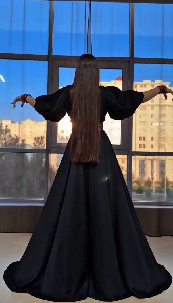 Türkmen fasonlar pombarh fasonlar Fasonlar 2025 fasonlar fason moda modalar Bezen bezen Türkmen fasonlar 2026 Türkmen fasonlar 2025 Türkmen fasonlar 2024 Türkmen fasonlar 2023 turkmenistan türkmenistan turkmen türkmen ashgabat  asgabat aşgabat balkan mary lebap dashoguz dasoguz daşoguz pombarh ponbarhat gulyupek gülýüpek stapel ştapel Gralan Çüýdeşen Abaýa Gadymy Krep Gurultaý 	Keteni Ýüpek Şifon Gipýur Lyon Welwet Atlas Kaşemir Streýç Suzana Ştapel Gülýüpek Pombarh Ýupka Gursakça Aksesuarlar Palto Penjek Okuw eşik Fata Sport eşik Uniforma Nakidka Öýme Şarf kompýuter ýaka ýaglyk Arenda köýnek 2nji el köýnek Taýyn köýnek Matalar Milli lybas milli lybaslar Toý köýnek Toý köýnekler toy koynek toy koynekler gundelik koynekler Gündelik	 
 köýnekler fata koynek Modern taze fason Eskiz koynektm turkmenkoynek türkmenkoynek fason moda moda fasonlar Iş eşik el iş	sada	ýakaly ýakasyz	keşdeli biserli	ýeňli giň nagyşly ýüregi açyk stoýka ýaka ýanly kombinasiýa 	zerli üsti aşak guşakly seçekli gysga ýeňli Keteni Toý köýnek, Modern el iş, keşdeli, ýakasyz, gysga ýeňli, giň, nagyşly 17-25, 26-35 Gara tomus, guyz Taýyn köýnek