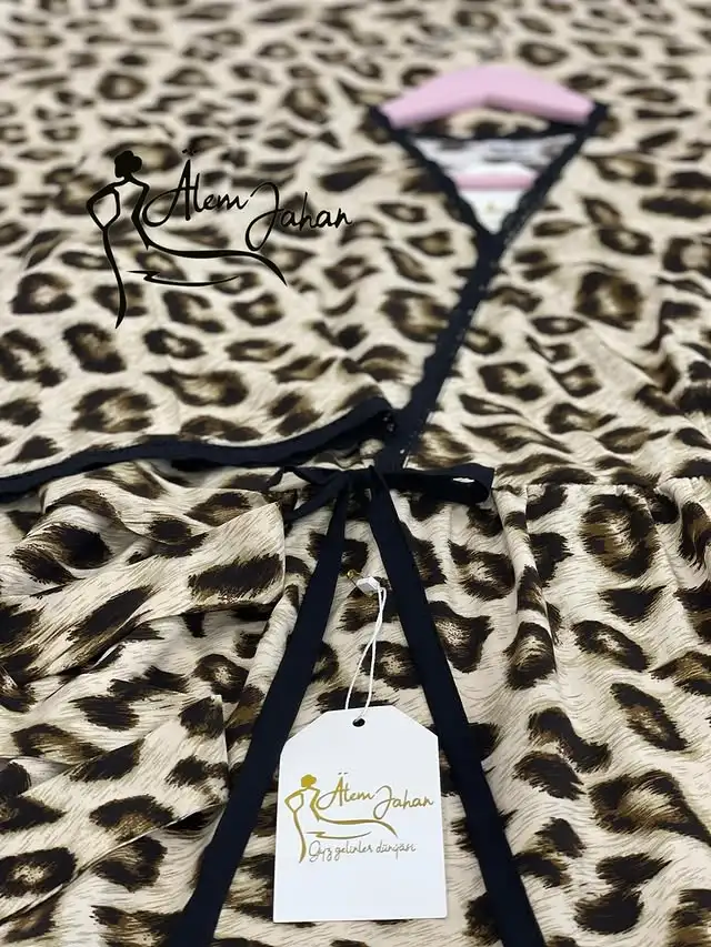 Türkmen fasonlar pombarh fasonlar Fasonlar 2025 fasonlar fason moda modalar Bezen bezen Türkmen fasonlar 2026 Türkmen fasonlar 2025 Türkmen fasonlar 2024 Türkmen fasonlar 2023 turkmenistan türkmenistan turkmen türkmen ashgabat  asgabat aşgabat balkan mary lebap dashoguz dasoguz daşoguz pombarh ponbarhat gulyupek gülýüpek stapel ştapel Gralan Çüýdeşen Abaýa Gadymy Krep Gurultaý 	Keteni Ýüpek Şifon Gipýur Lyon Welwet Atlas Kaşemir Streýç Suzana Ştapel Gülýüpek Pombarh Ýupka Gursakça Aksesuarlar Palto Penjek Okuw eşik Fata Sport eşik Uniforma Nakidka Öýme Şarf kompýuter ýaka ýaglyk Arenda köýnek 2nji el köýnek Taýyn köýnek Matalar Milli lybas milli lybaslar Toý köýnek Toý köýnekler toy koynek toy koynekler gundelik koynekler Gündelik	 
 köýnekler fata koynek Modern taze fason Eskiz koynektm turkmenkoynek türkmenkoynek fason moda moda fasonlar Iş eşik el iş	sada	ýakaly ýakasyz	keşdeli biserli	ýeňli giň nagyşly ýüregi açyk stoýka ýaka ýanly kombinasiýa 	zerli üsti aşak guşakly seçekli gysga ýeňli Ştapel Gündelik ýakasyz, gysga ýeňli, giň 17-25, 26-35  yaz, tomus, guyz