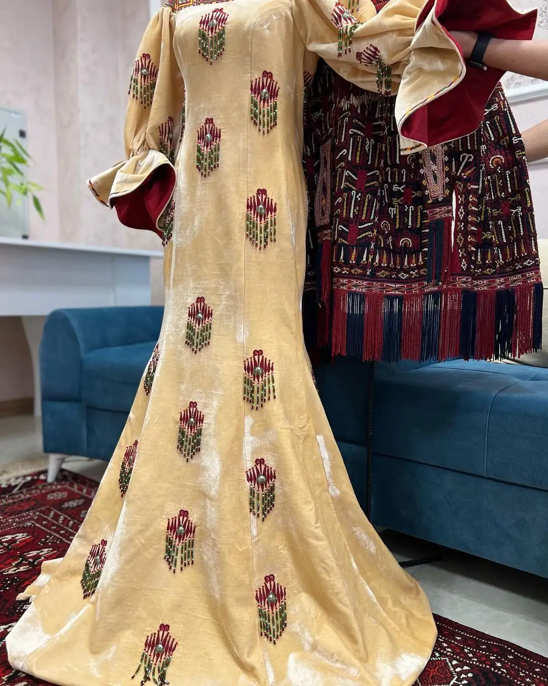 Türkmen fasonlar pombarh fasonlar Fasonlar 2025 fasonlar fason moda modalar Bezen bezen Türkmen fasonlar 2026 Türkmen fasonlar 2025 Türkmen fasonlar 2024 Türkmen fasonlar 2023 turkmenistan türkmenistan turkmen türkmen ashgabat  asgabat aşgabat balkan mary lebap dashoguz dasoguz daşoguz pombarh ponbarhat gulyupek gülýüpek stapel ştapel Gralan Çüýdeşen Abaýa Gadymy Krep Gurultaý 	Keteni Ýüpek Şifon Gipýur Lyon Welwet Atlas Kaşemir Streýç Suzana Ştapel Gülýüpek Pombarh Ýupka Gursakça Aksesuarlar Palto Penjek Okuw eşik Fata Sport eşik Uniforma Nakidka Öýme Şarf kompýuter ýaka ýaglyk Arenda köýnek 2nji el köýnek Taýyn köýnek Matalar Milli lybas milli lybaslar Toý köýnek Toý köýnekler toy koynek toy koynekler gundelik koynekler Gündelik	 
 köýnekler fata koynek Modern taze fason Eskiz koynektm turkmenkoynek türkmenkoynek fason moda moda fasonlar Iş eşik el iş	sada	ýakaly ýakasyz	keşdeli biserli	ýeňli giň nagyşly ýüregi açyk stoýka ýaka ýanly kombinasiýa 	zerli üsti aşak guşakly seçekli gysga ýeňli Lyon Milli lybas