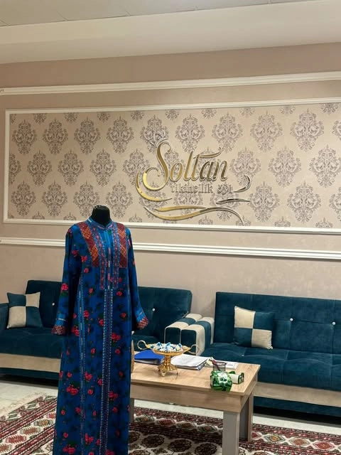 Türkmen fasonlar pombarh fasonlar Fasonlar 2025 fasonlar fason moda modalar Bezen bezen Türkmen fasonlar 2026 Türkmen fasonlar 2025 Türkmen fasonlar 2024 Türkmen fasonlar 2023 turkmenistan türkmenistan turkmen türkmen ashgabat  asgabat aşgabat balkan mary lebap dashoguz dasoguz daşoguz pombarh ponbarhat gulyupek gülýüpek stapel ştapel Gralan Çüýdeşen Abaýa Gadymy Krep Gurultaý 	Keteni Ýüpek Şifon Gipýur Lyon Welwet Atlas Kaşemir Streýç Suzana Ştapel Gülýüpek Pombarh Ýupka Gursakça Aksesuarlar Palto Penjek Okuw eşik Fata Sport eşik Uniforma Nakidka Öýme Şarf kompýuter ýaka ýaglyk Arenda köýnek 2nji el köýnek Taýyn köýnek Matalar Milli lybas milli lybaslar Toý köýnek Toý köýnekler toy koynek toy koynekler gundelik koynekler Gündelik	 
 köýnekler fata koynek Modern taze fason Eskiz koynektm turkmenkoynek türkmenkoynek fason moda moda fasonlar Iş eşik el iş	sada	ýakaly ýakasyz	keşdeli biserli	ýeňli giň nagyşly ýüregi açyk stoýka ýaka ýanly kombinasiýa 	zerli üsti aşak guşakly seçekli gysga ýeňli Toý köýnek, Gündelik ýakaly, zerli  Goýy-gök