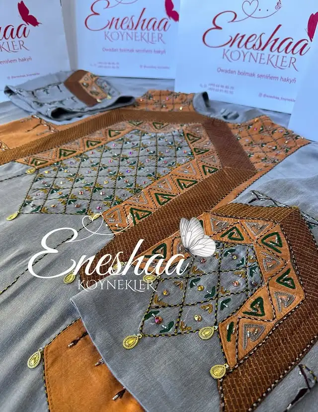 Türkmen fasonlar pombarh fasonlar Fasonlar 2025 fasonlar fason moda modalar Bezen bezen Türkmen fasonlar 2026 Türkmen fasonlar 2025 Türkmen fasonlar 2024 Türkmen fasonlar 2023 turkmenistan türkmenistan turkmen türkmen ashgabat  asgabat aşgabat balkan mary lebap dashoguz dasoguz daşoguz pombarh ponbarhat gulyupek gülýüpek stapel ştapel Gralan Çüýdeşen Abaýa Gadymy Krep Gurultaý 	Keteni Ýüpek Şifon Gipýur Lyon Welwet Atlas Kaşemir Streýç Suzana Ştapel Gülýüpek Pombarh Ýupka Gursakça Aksesuarlar Palto Penjek Okuw eşik Fata Sport eşik Uniforma Nakidka Öýme Şarf kompýuter ýaka ýaglyk Arenda köýnek 2nji el köýnek Taýyn köýnek Matalar Milli lybas milli lybaslar Toý köýnek Toý köýnekler toy koynek toy koynekler gundelik koynekler Gündelik	 
 köýnekler fata koynek Modern taze fason Eskiz koynektm turkmenkoynek türkmenkoynek fason moda moda fasonlar Iş eşik el iş	sada	ýakaly ýakasyz	keşdeli biserli	ýeňli giň nagyşly ýüregi açyk stoýka ýaka ýanly kombinasiýa 	zerli üsti aşak guşakly seçekli gysga ýeňli 