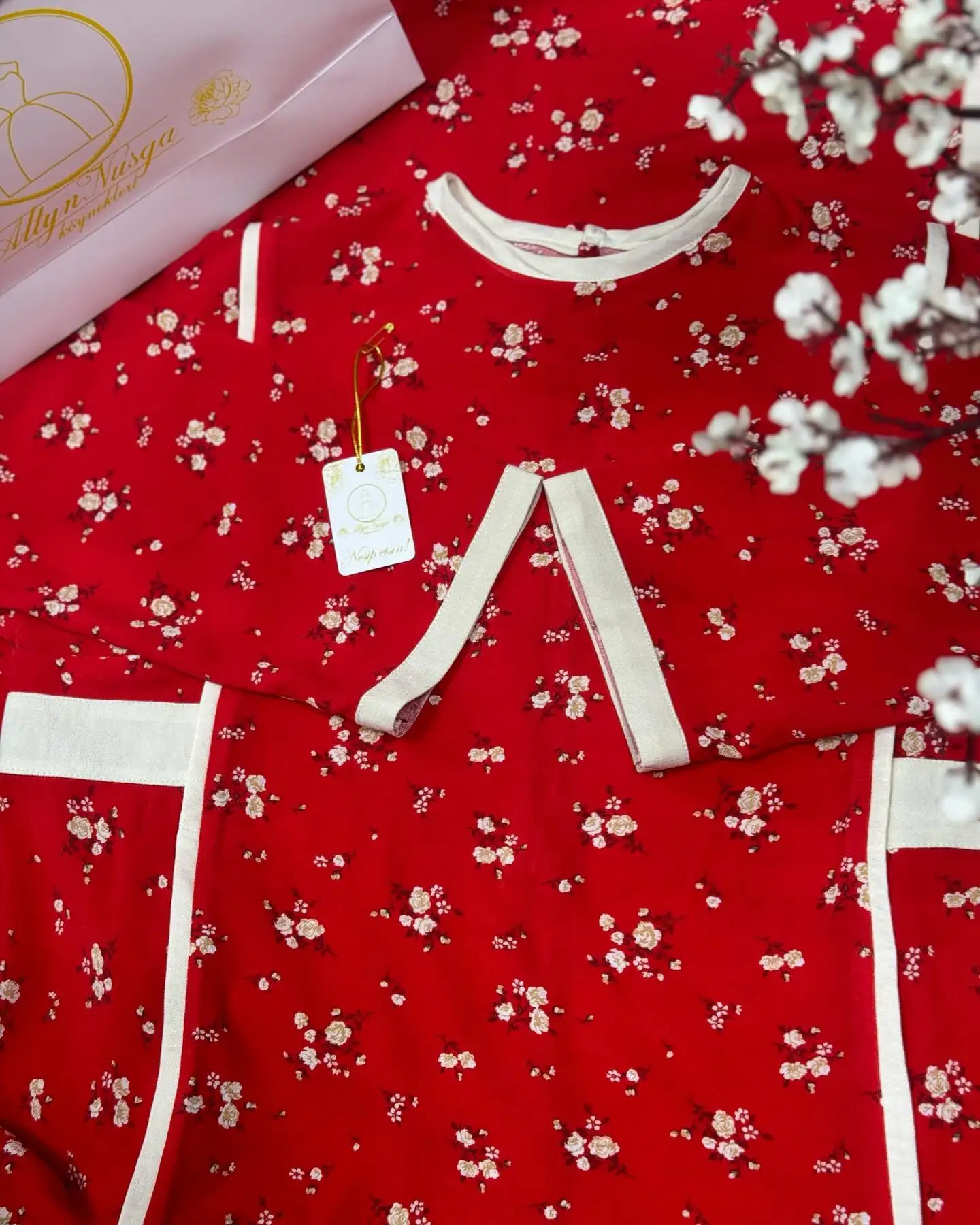 Türkmen fasonlar pombarh fasonlar Fasonlar 2025 fasonlar fason moda modalar Bezen bezen Türkmen fasonlar 2026 Türkmen fasonlar 2025 Türkmen fasonlar 2024 Türkmen fasonlar 2023 turkmenistan türkmenistan turkmen türkmen ashgabat  asgabat aşgabat balkan mary lebap dashoguz dasoguz daşoguz pombarh ponbarhat gulyupek gülýüpek stapel ştapel Gralan Çüýdeşen Abaýa Gadymy Krep Gurultaý 	Keteni Ýüpek Şifon Gipýur Lyon Welwet Atlas Kaşemir Streýç Suzana Ştapel Gülýüpek Pombarh Ýupka Gursakça Aksesuarlar Palto Penjek Okuw eşik Fata Sport eşik Uniforma Nakidka Öýme Şarf kompýuter ýaka ýaglyk Arenda köýnek 2nji el köýnek Taýyn köýnek Matalar Milli lybas milli lybaslar Toý köýnek Toý köýnekler toy koynek toy koynekler gundelik koynekler Gündelik	 
 köýnekler fata koynek Modern taze fason Eskiz koynektm turkmenkoynek türkmenkoynek fason moda moda fasonlar Iş eşik el iş	sada	ýakaly ýakasyz	keşdeli biserli	ýeňli giň nagyşly ýüregi açyk stoýka ýaka ýanly kombinasiýa 	zerli üsti aşak guşakly seçekli gysga ýeňli Krep  keşdeli, sada, ýakasyz  Gyzyl