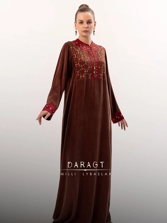 Türkmen fasonlar pombarh fasonlar Fasonlar 2025 fasonlar fason moda modalar Bezen bezen Türkmen fasonlar 2026 Türkmen fasonlar 2025 Türkmen fasonlar 2024 Türkmen fasonlar 2023 turkmenistan türkmenistan turkmen türkmen ashgabat  asgabat aşgabat balkan mary lebap dashoguz dasoguz daşoguz pombarh ponbarhat gulyupek gülýüpek stapel ştapel Gralan Çüýdeşen Abaýa Gadymy Krep Gurultaý 	Keteni Ýüpek Şifon Gipýur Lyon Welwet Atlas Kaşemir Streýç Suzana Ştapel Gülýüpek Pombarh Ýupka Gursakça Aksesuarlar Palto Penjek Okuw eşik Fata Sport eşik Uniforma Nakidka Öýme Şarf kompýuter ýaka ýaglyk Arenda köýnek 2nji el köýnek Taýyn köýnek Matalar Milli lybas milli lybaslar Toý köýnek Toý köýnekler toy koynek toy koynekler gundelik koynekler Gündelik	 
 köýnekler fata koynek Modern taze fason Eskiz koynektm turkmenkoynek türkmenkoynek fason moda moda fasonlar Iş eşik el iş	sada	ýakaly ýakasyz	keşdeli biserli	ýeňli giň nagyşly ýüregi açyk stoýka ýaka ýanly kombinasiýa 	zerli üsti aşak guşakly seçekli gysga ýeňli Gülýüpek Gündelik, Milli lybas el iş, keşdeli, ýakaly, ýeňli, giň, nagyşly 17-25, 26-35 Goňur yaz, tomus, guyz